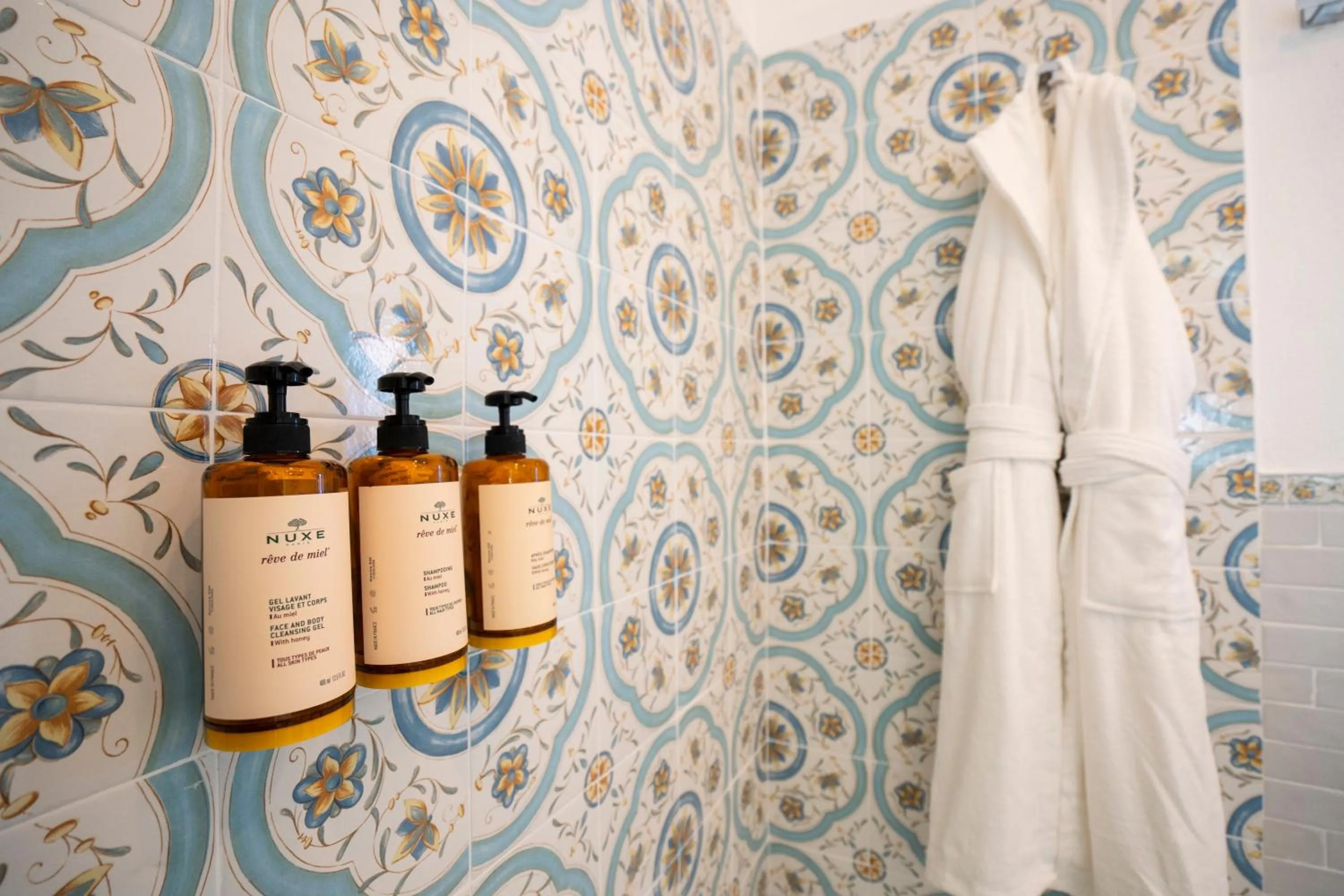 Shower in Borgo del Cannitello Romantic Boutique Resort