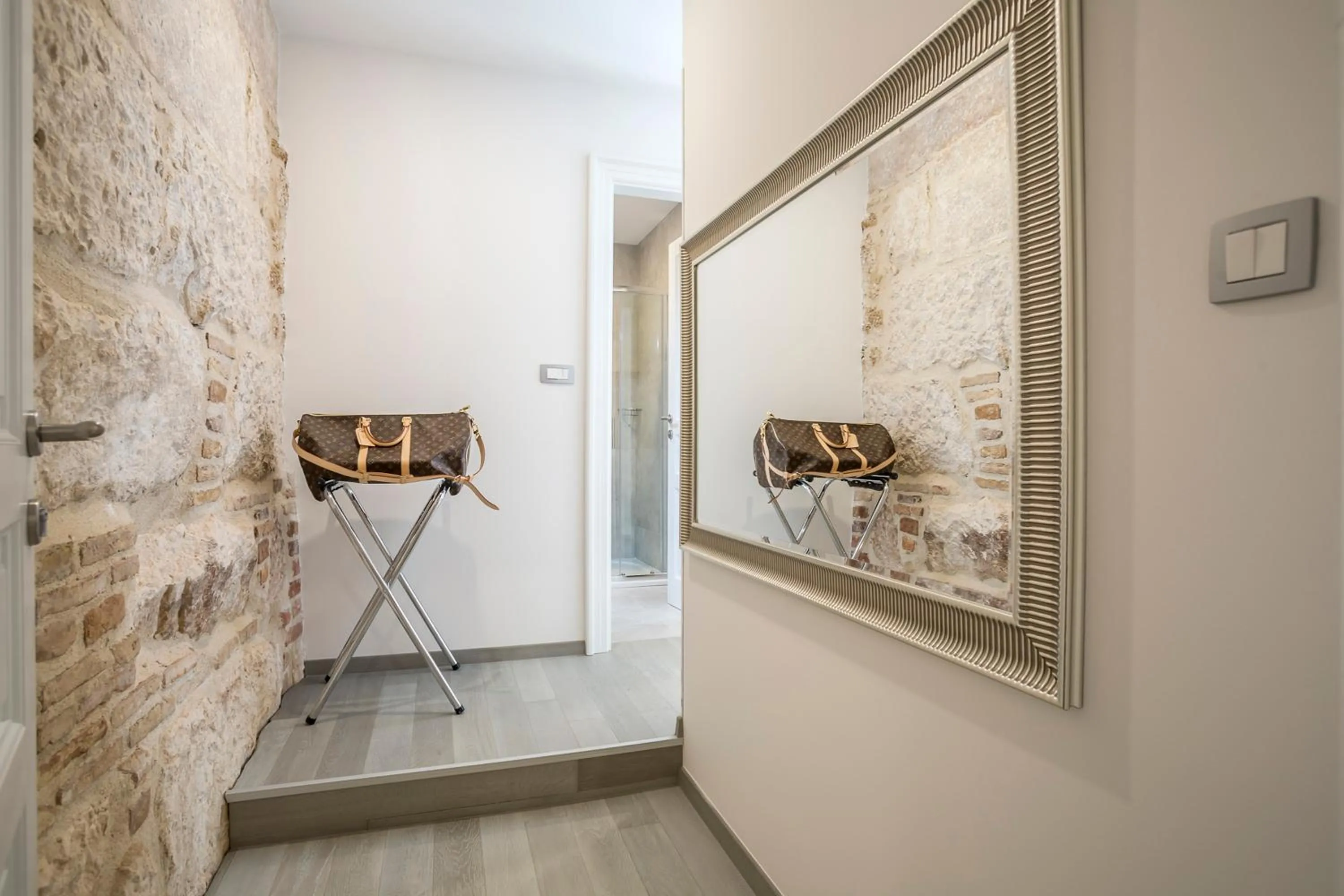 Decorative detail in Centro di Centri Rooms