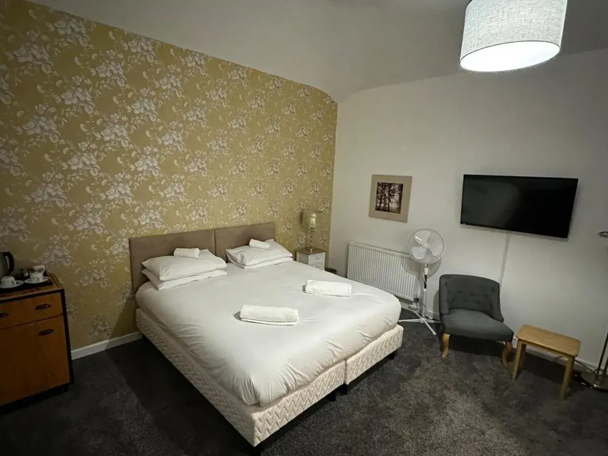 Double Room with Private Bathroom in Red Lion, Swanage Double Room with Private Bathroom in Red Lion, Swanage