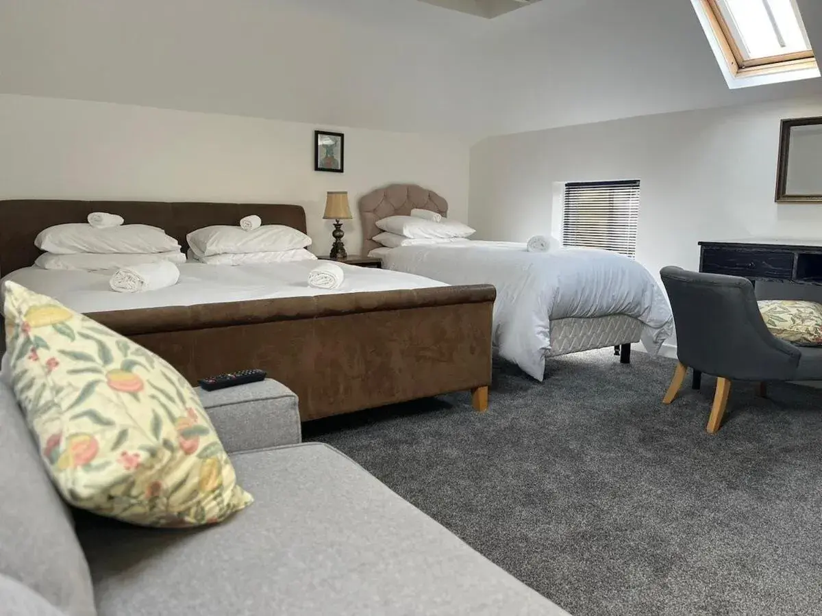 Comfort Triple Room in Red Lion, Swanage Comfort Triple Room in Red Lion, Swanage