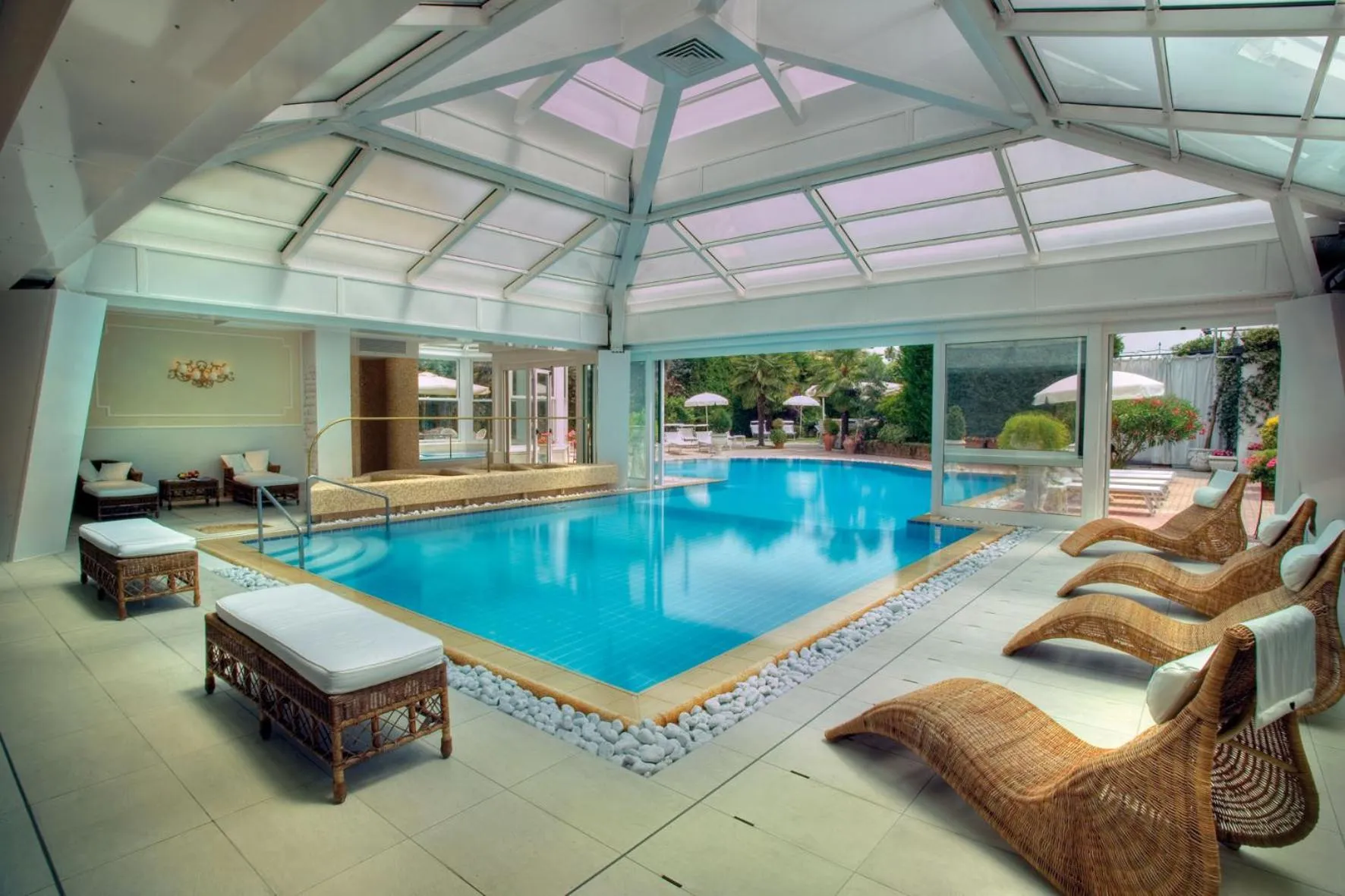 Swimming pool in Hotel Terme Principe