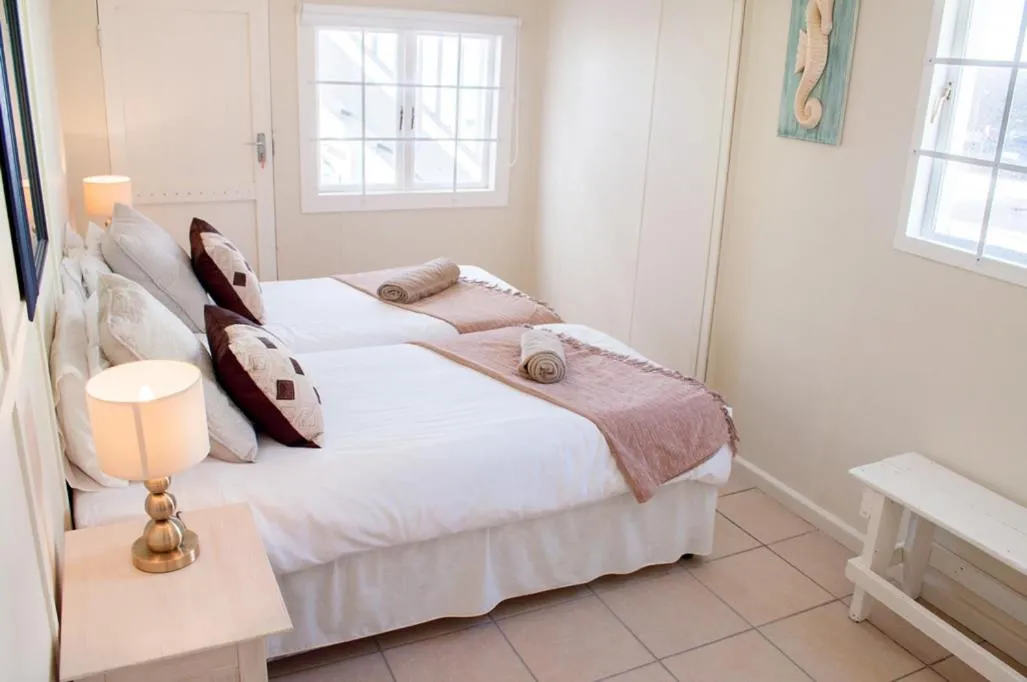 Bedroom, Bed in Barefoot Lodge, Mossel Bay