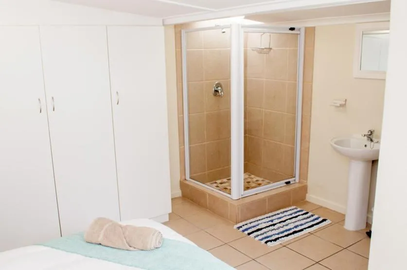 Bathroom in Barefoot Lodge, Mossel Bay
