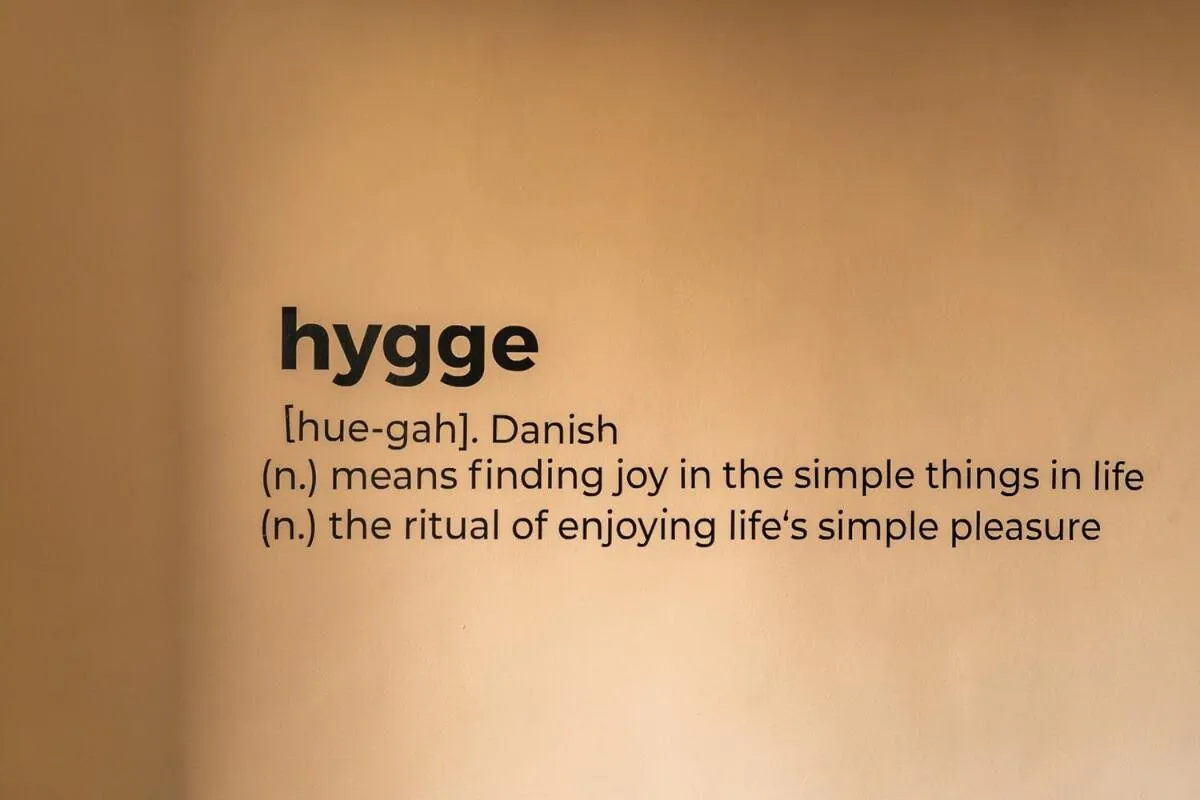 Text overlay in Minimalist Panjim