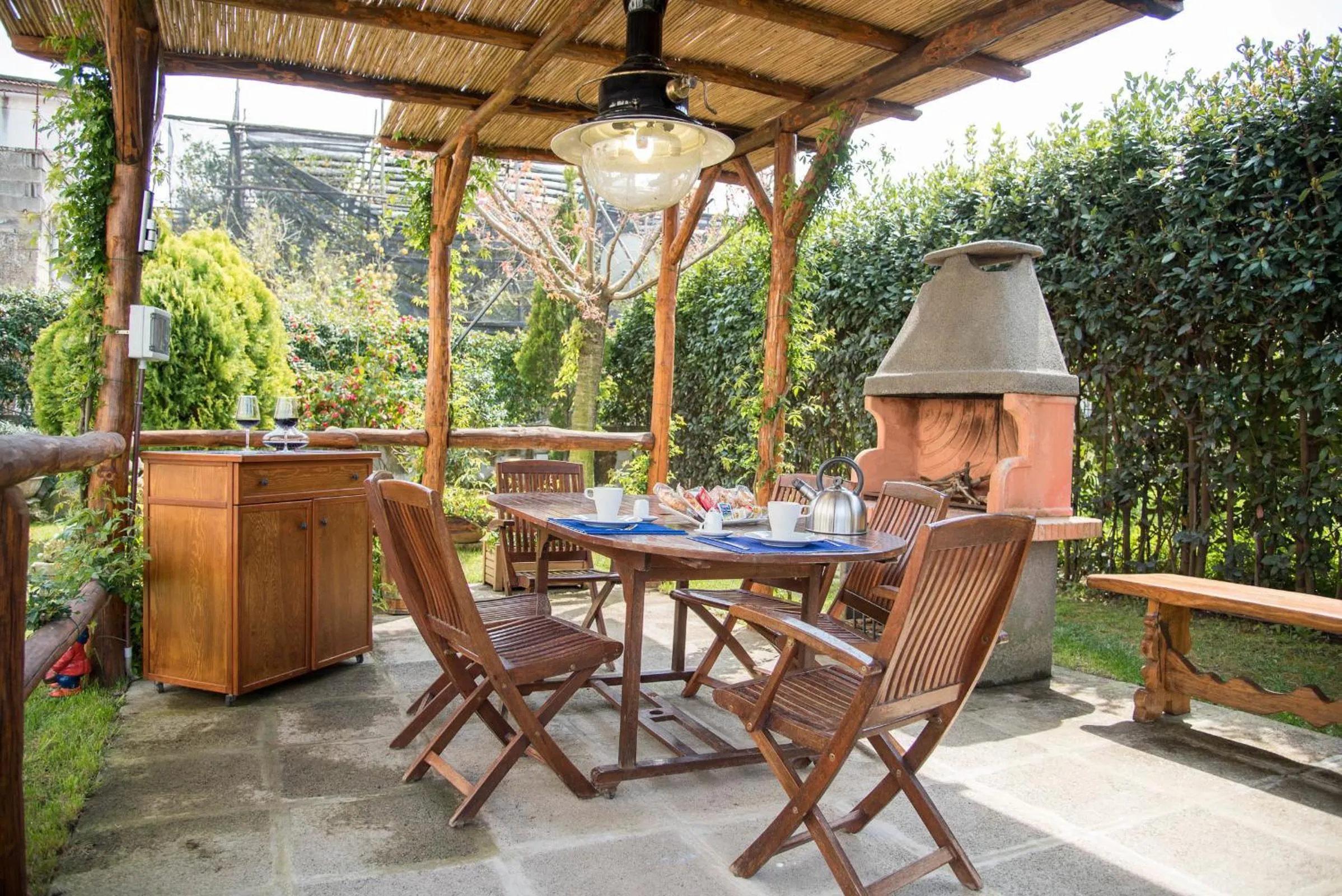 Restaurant/places to eat in B&B La Casa Nel Giardino