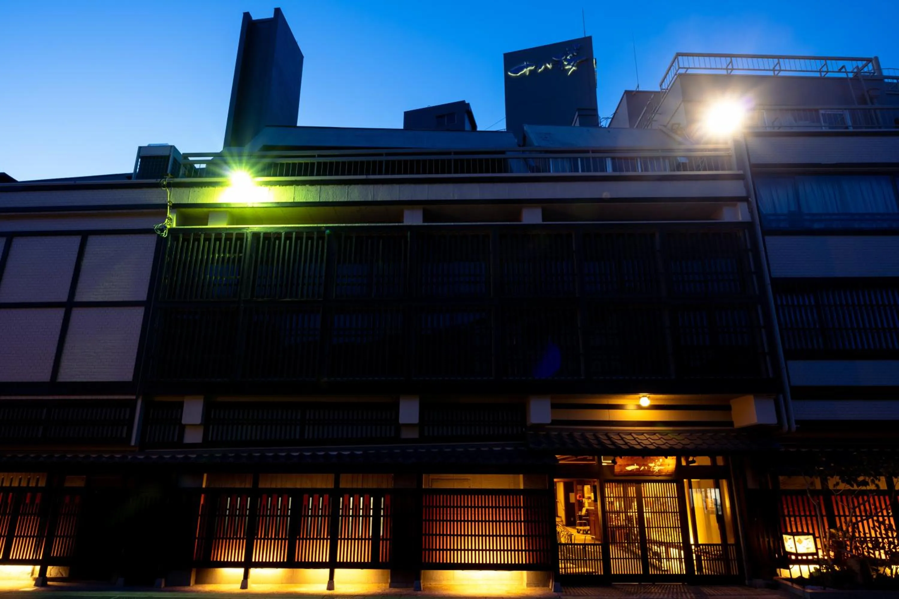 Property building in Juhachiro