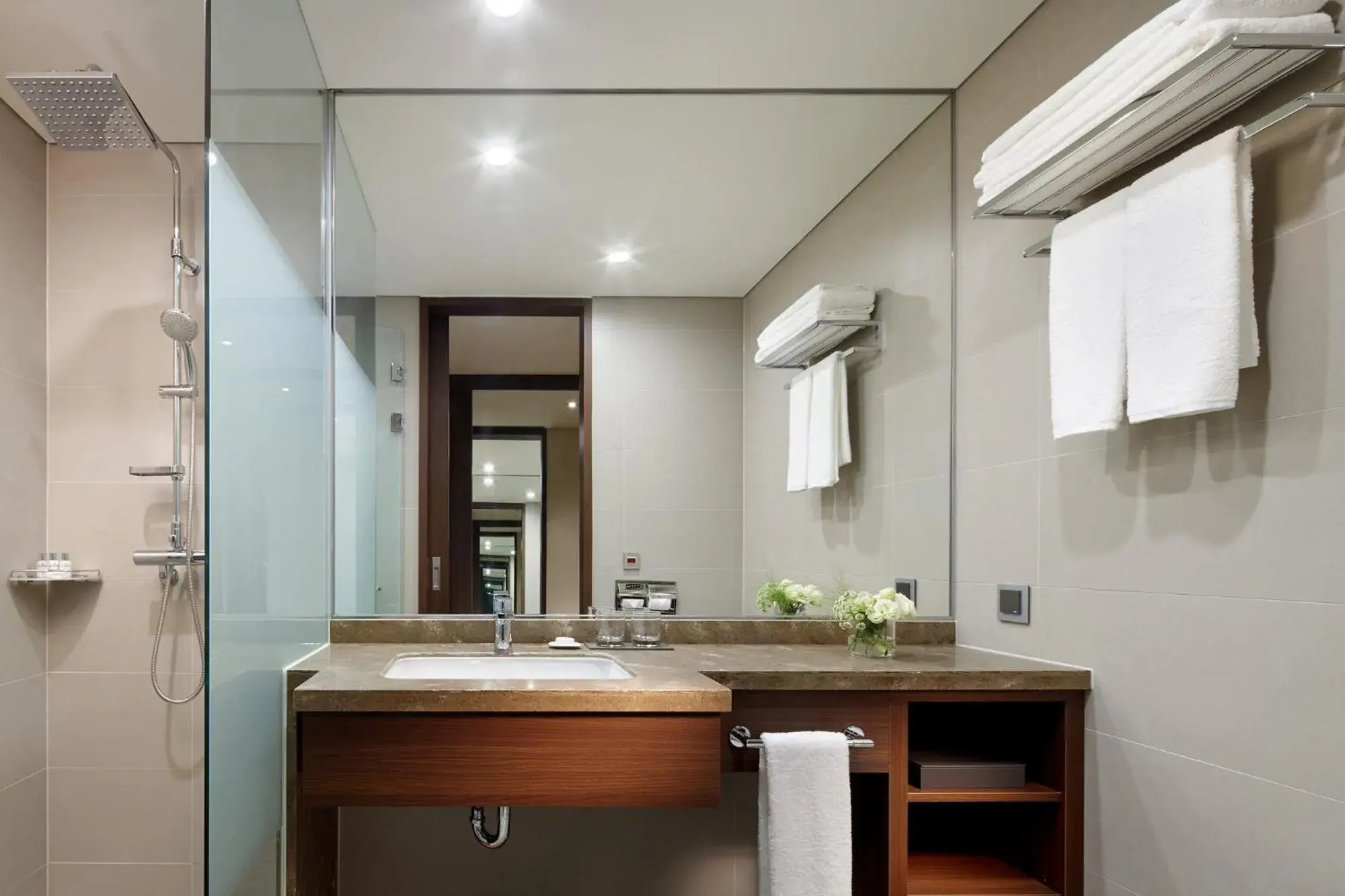 Standard Double Room in LOTTE CITY HOTEL Ulsan Standard Double Room in LOTTE CITY HOTEL Ulsan