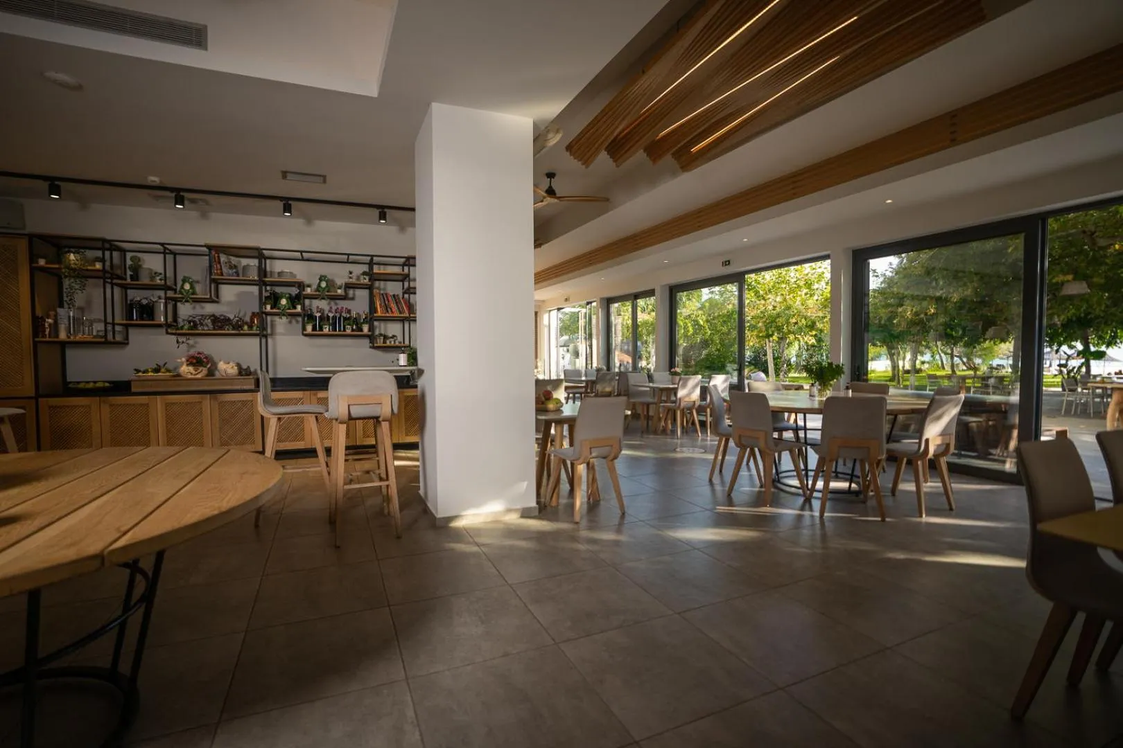 Restaurant/places to eat in Zoe Seaside Resort