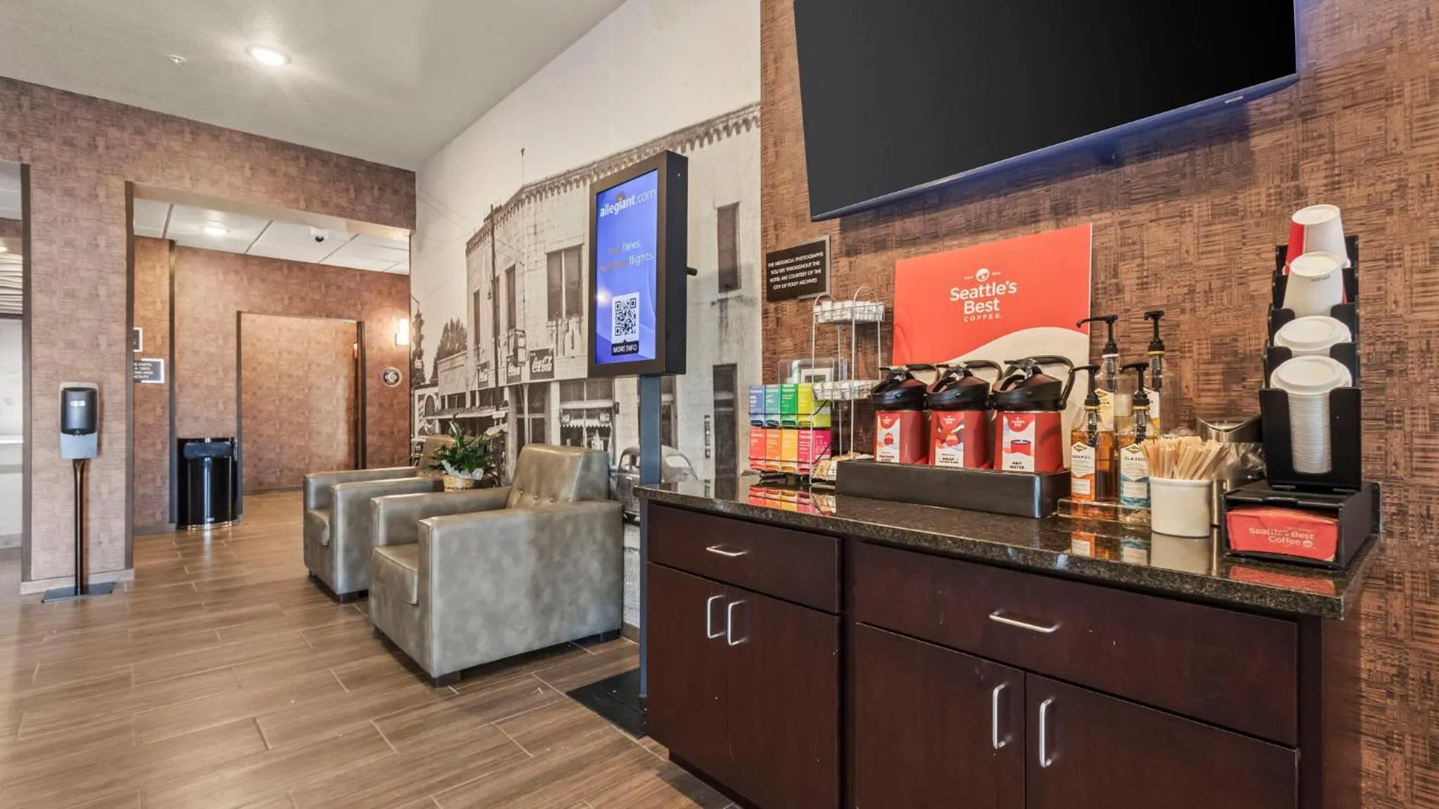 Coffee/tea facilities in Cobblestone Hotel & Suites - Foley