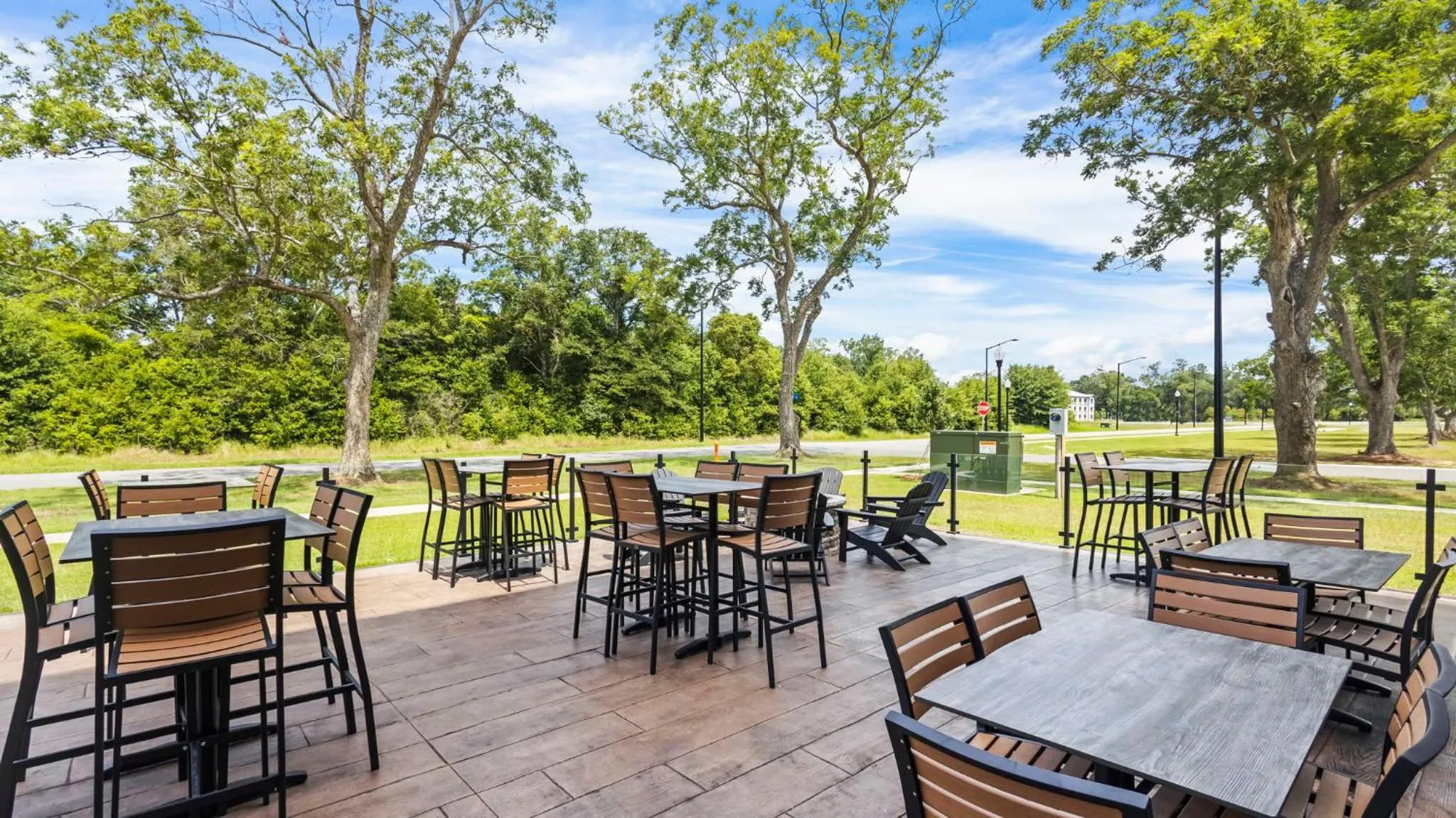 Patio in Cobblestone Hotel & Suites - Foley