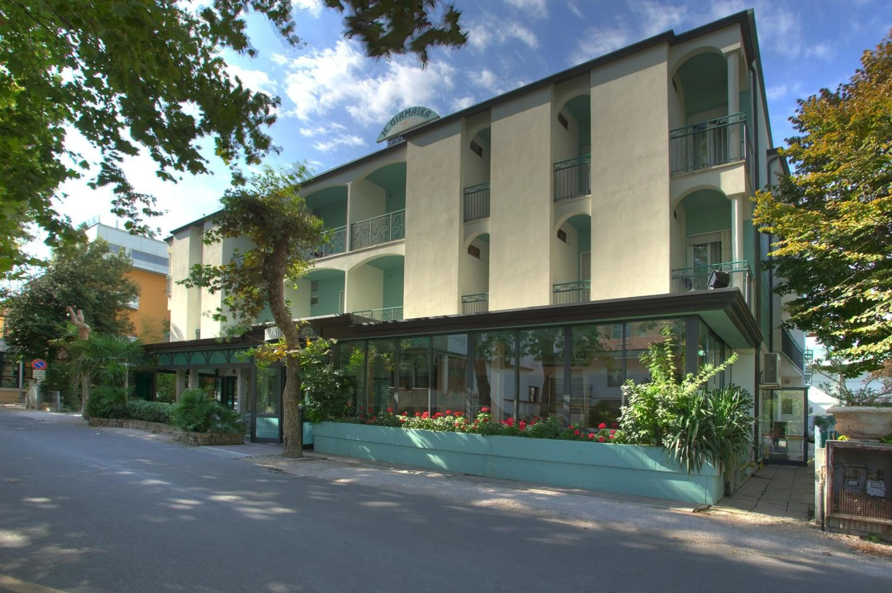 Property building in Hotel Giamaika