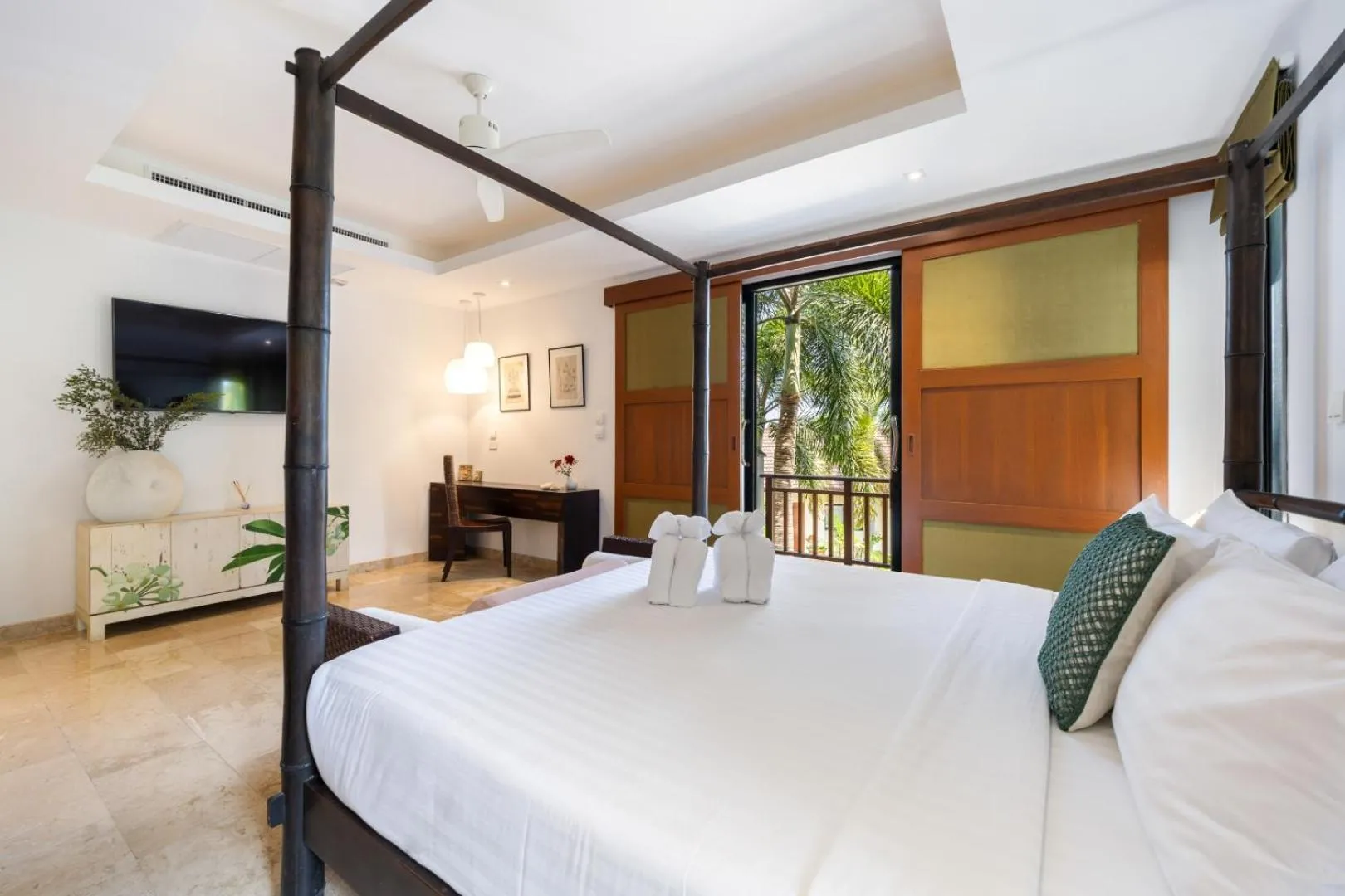 Bed in Villa Baan Saitara
