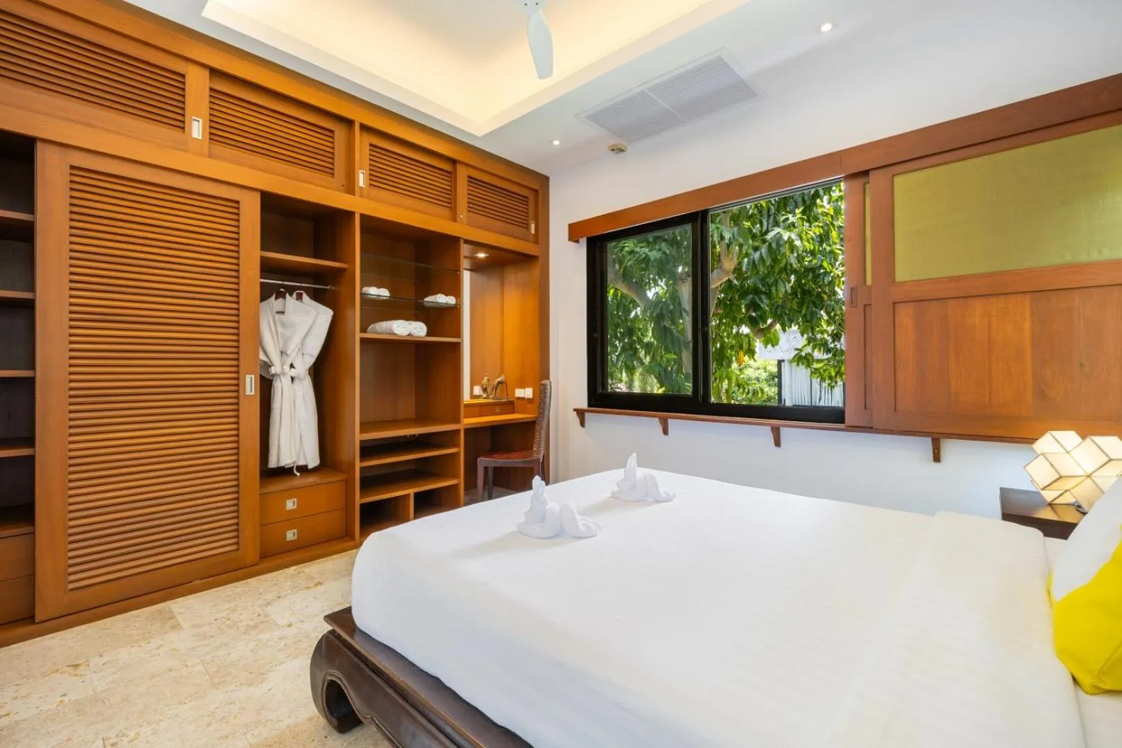 Bed in Villa Baan Saitara