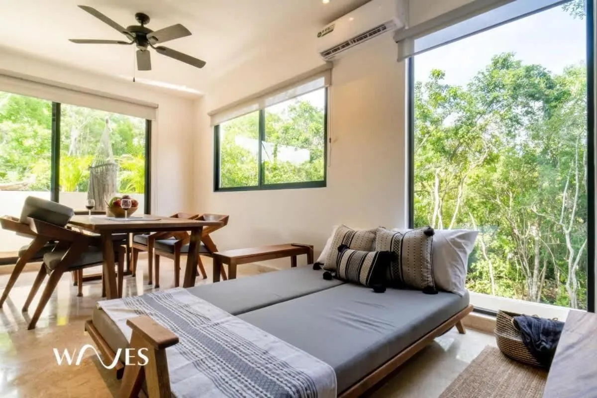 Prime Location 2 BR Apartment with Natural Ligthed & LX Amenities by Waves Management