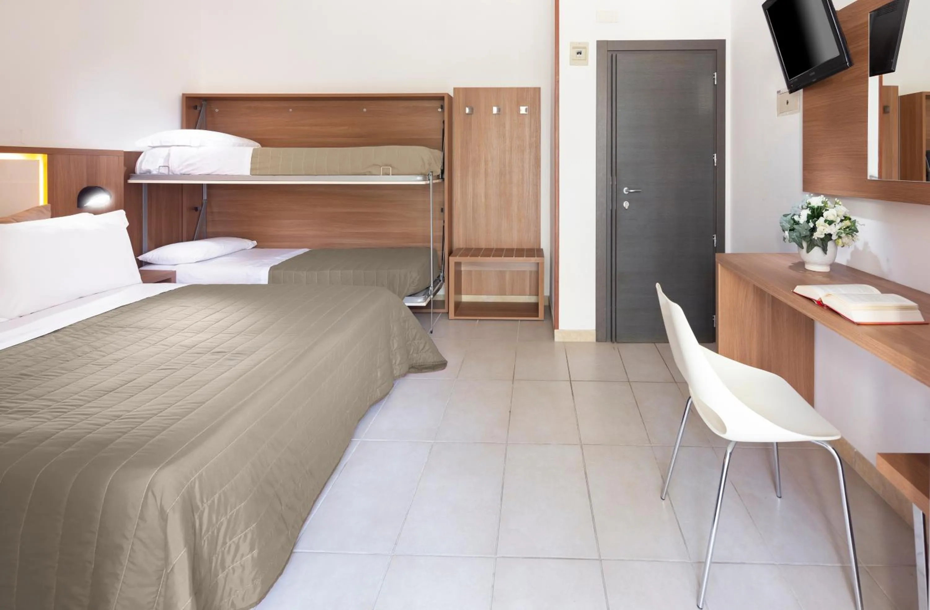 bunk bed, Bed in Hotel Foglieri