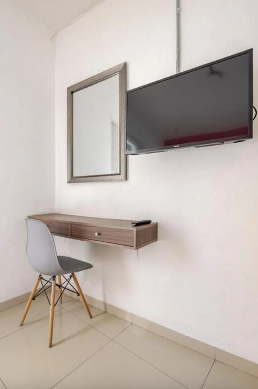 TV and multimedia in Adhoc Boutique Barrio Antiguo