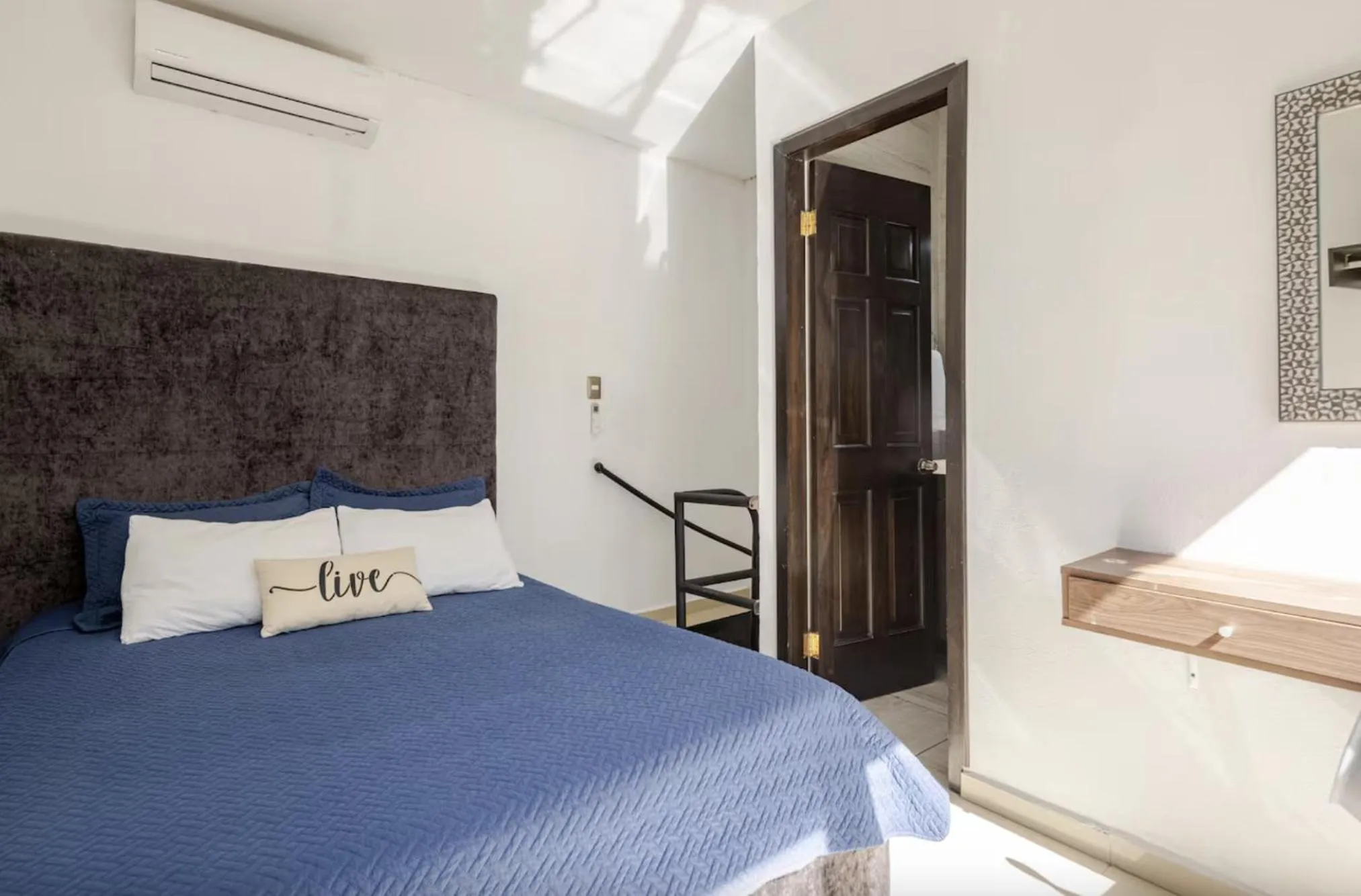 Bed in Adhoc Boutique Barrio Antiguo