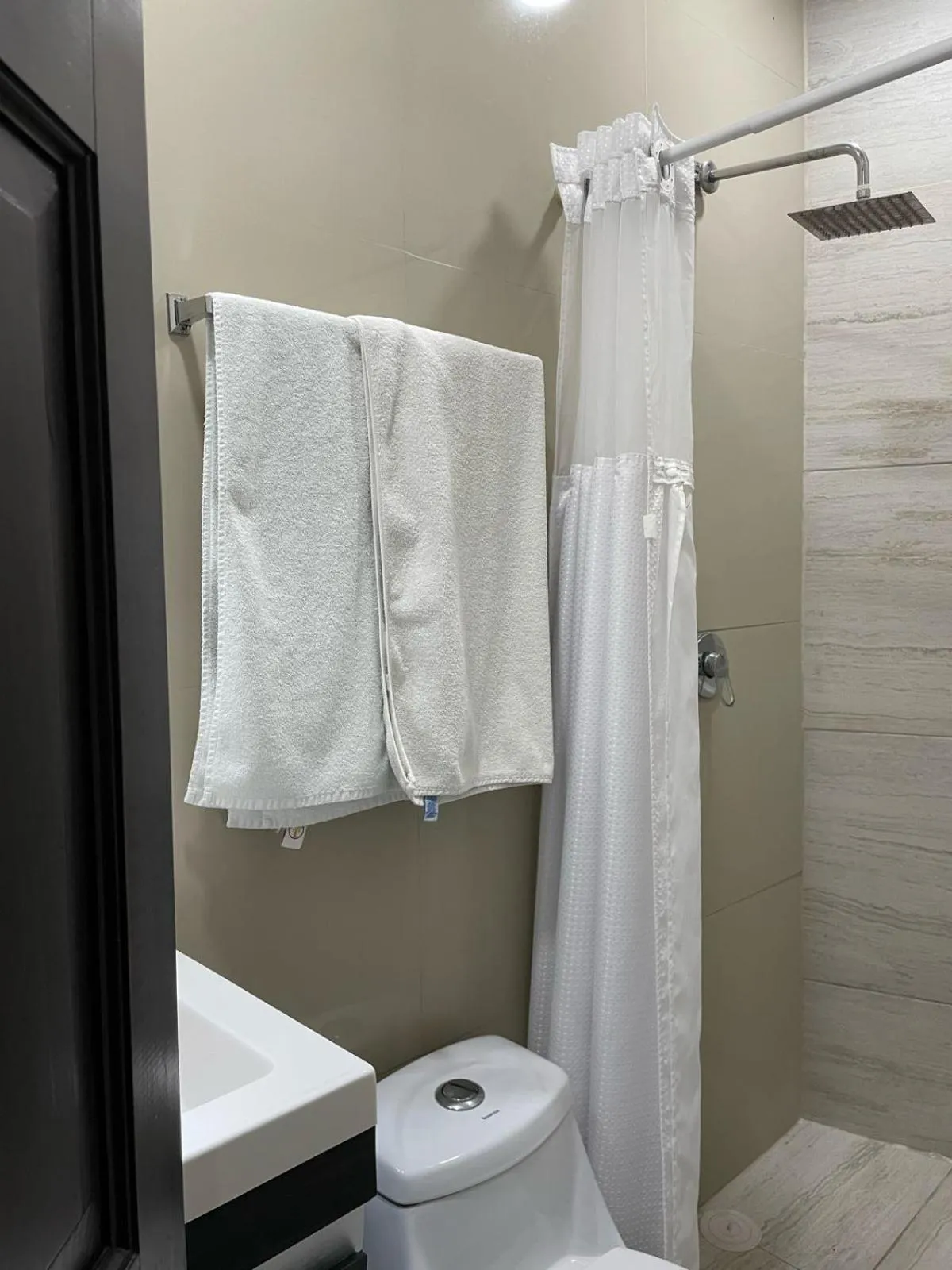 Shower in Adhoc Boutique Barrio Antiguo