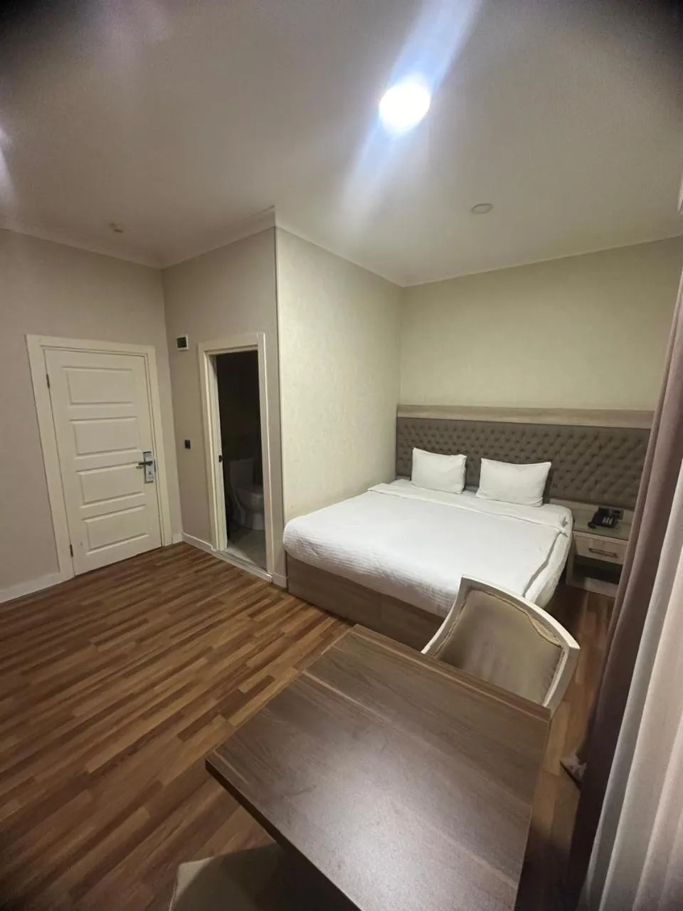 Photo of the whole room in Hotel Empire Business Baku