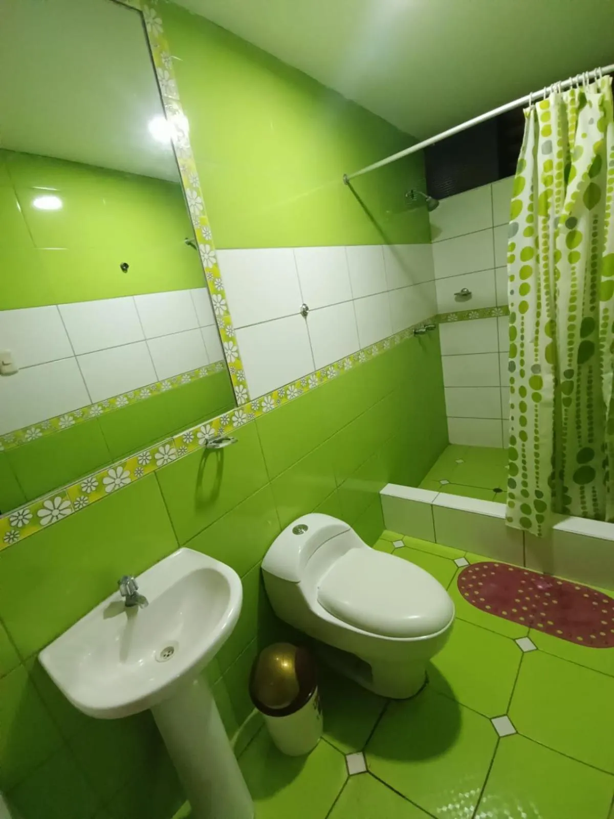 Shower in Hotel El Gran Patriarca