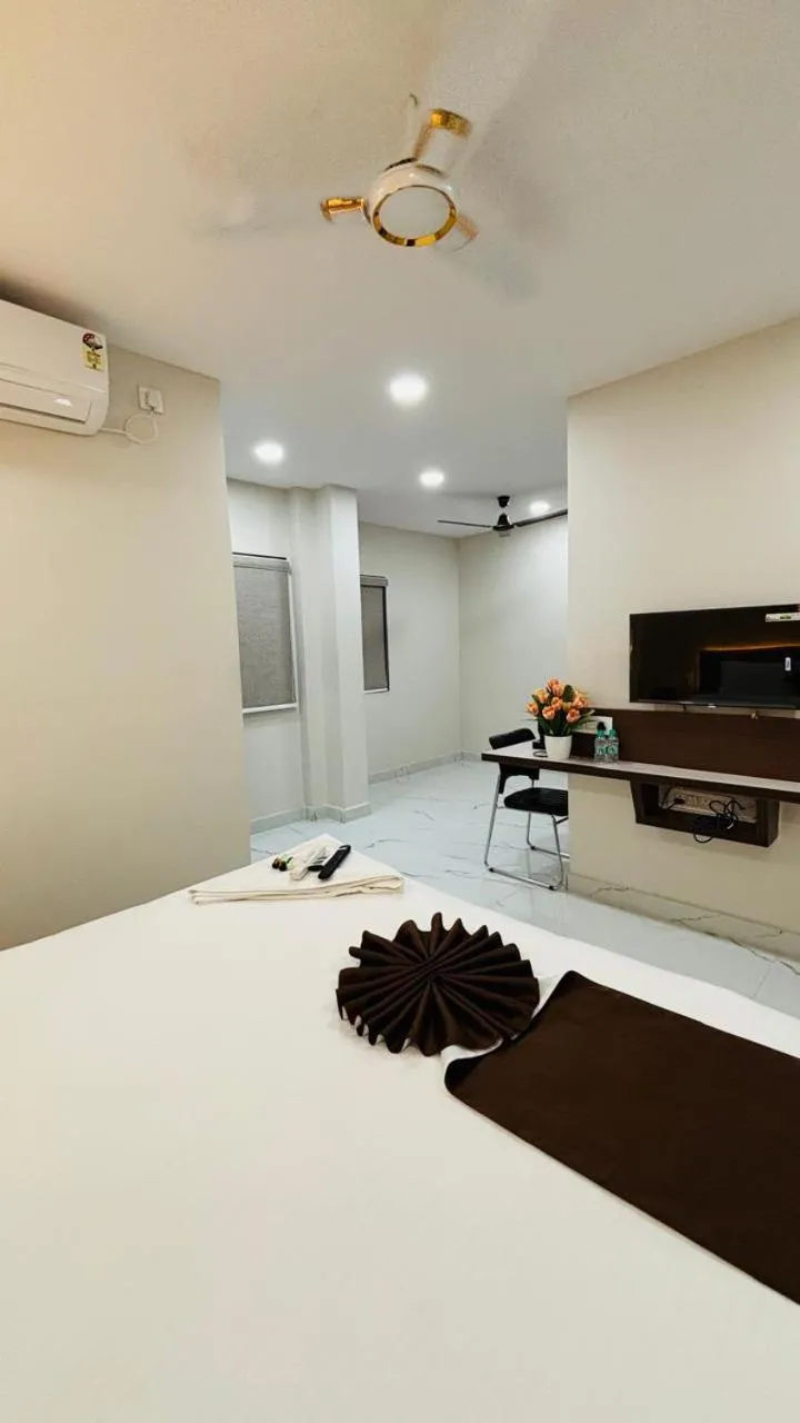 Hotel Mithra Grand