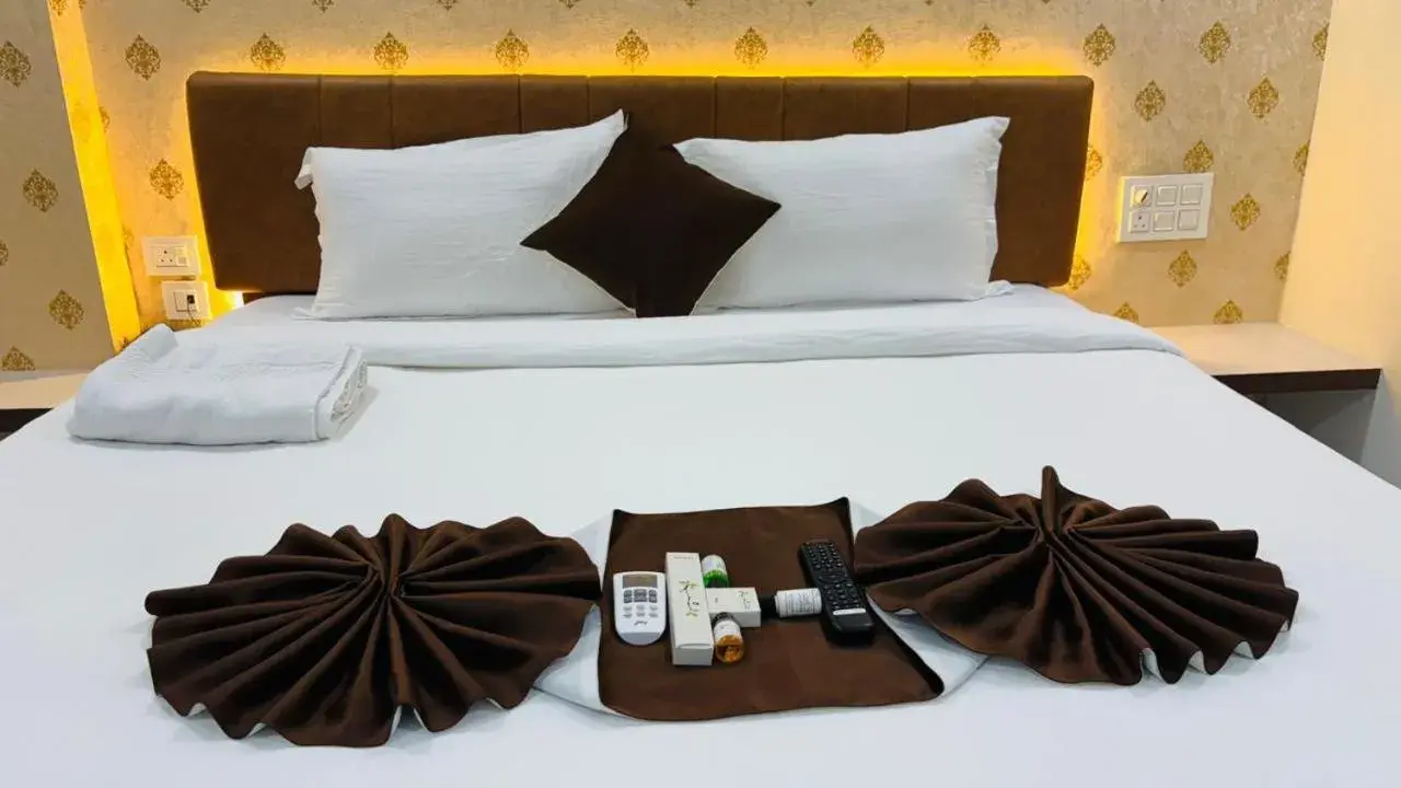 Economy Double Room in Hotel Mithra Grand Economy Double Room in Hotel Mithra Grand