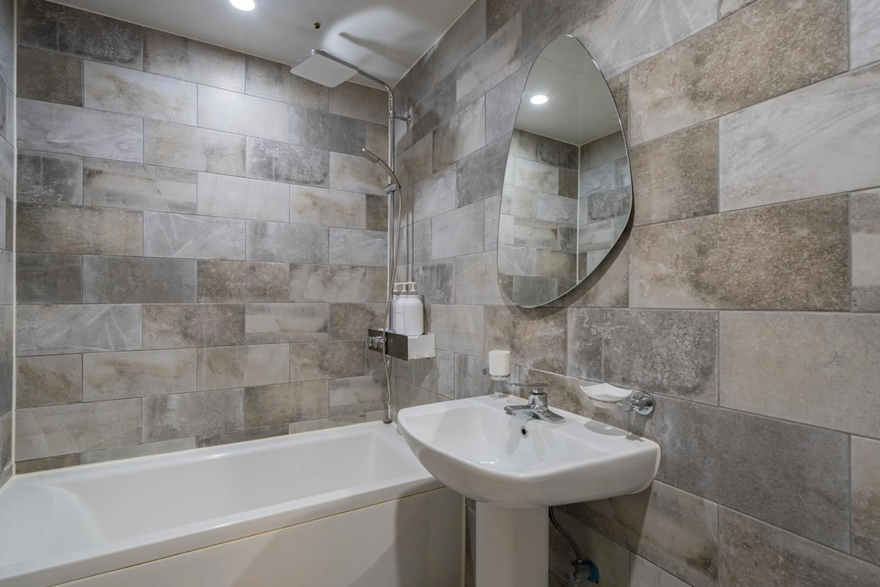 Shower in Hotel Yoegieottae Gwangju Station