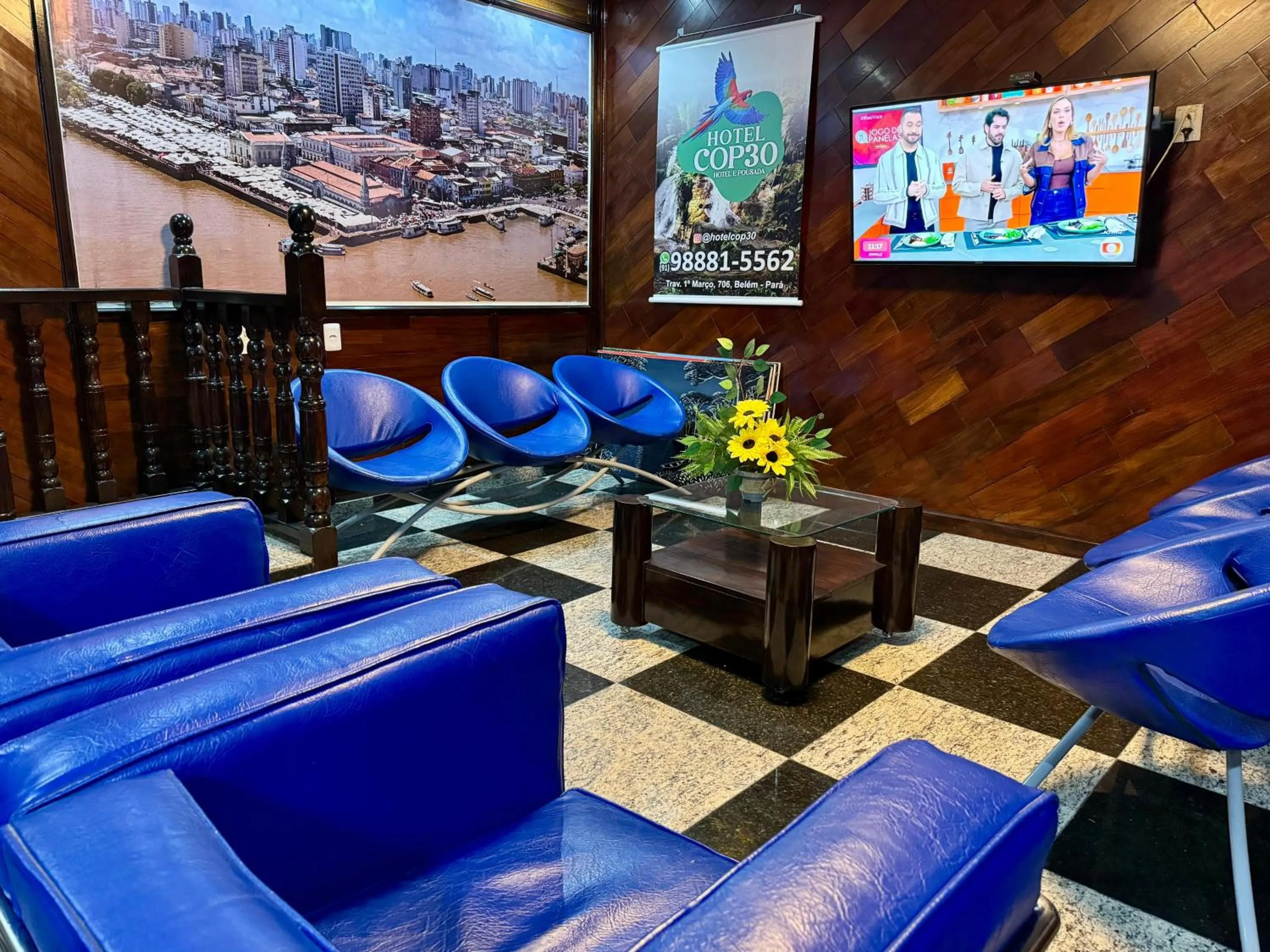 Communal lounge/ TV room in Hotel COP 30