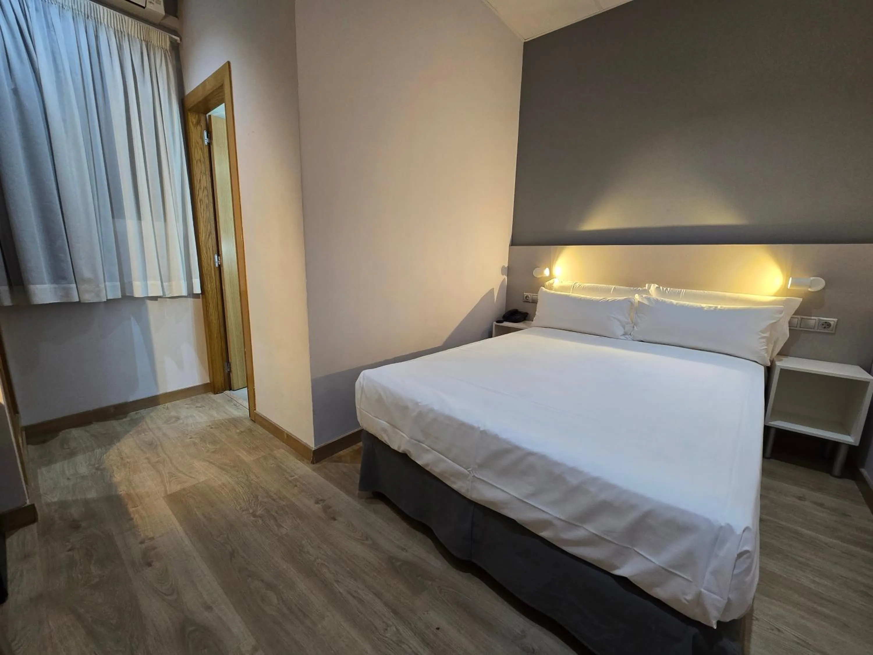 Bed in Rambla Alicante Contactless