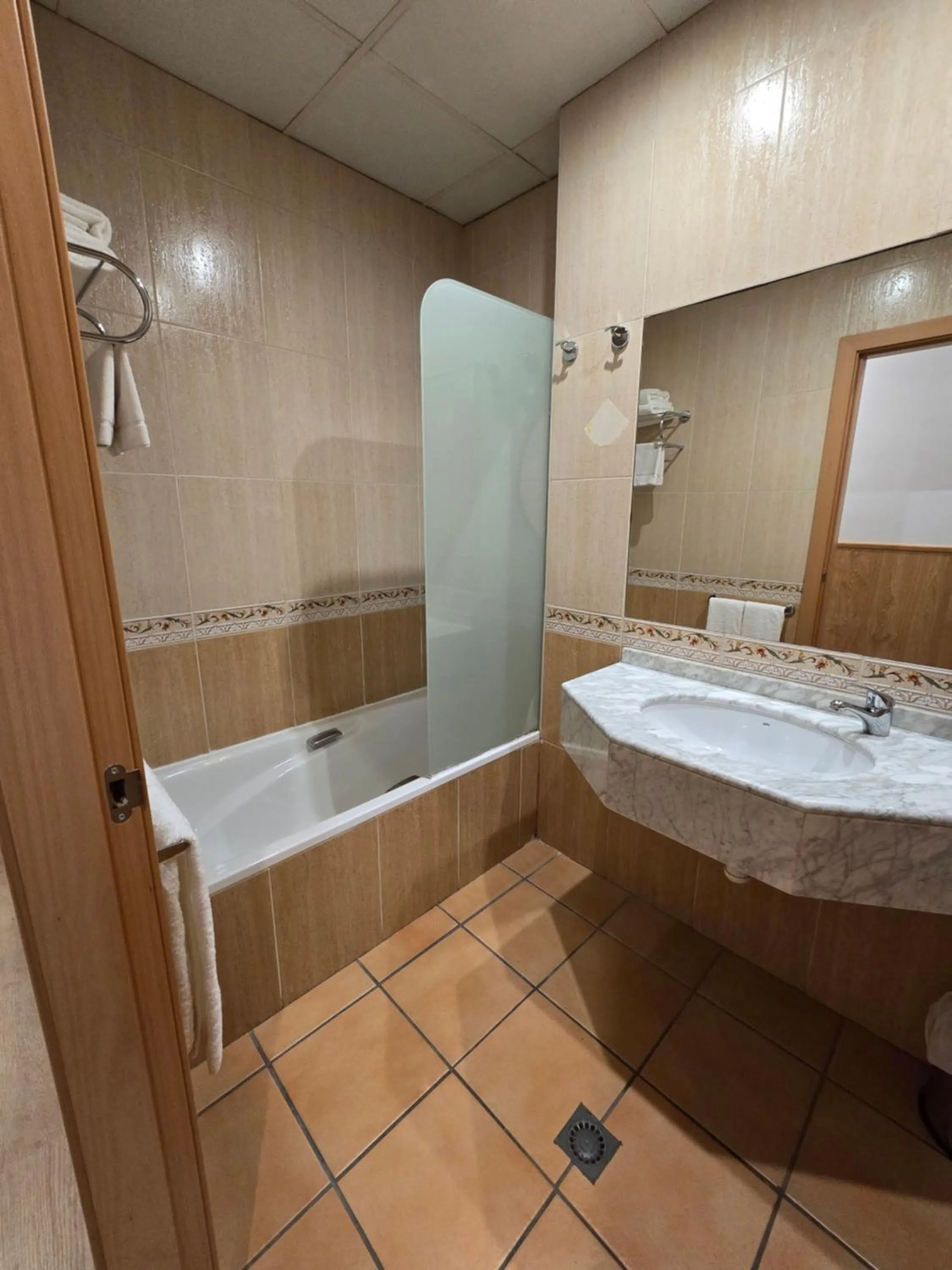 Bathroom in Rambla Alicante Contactless