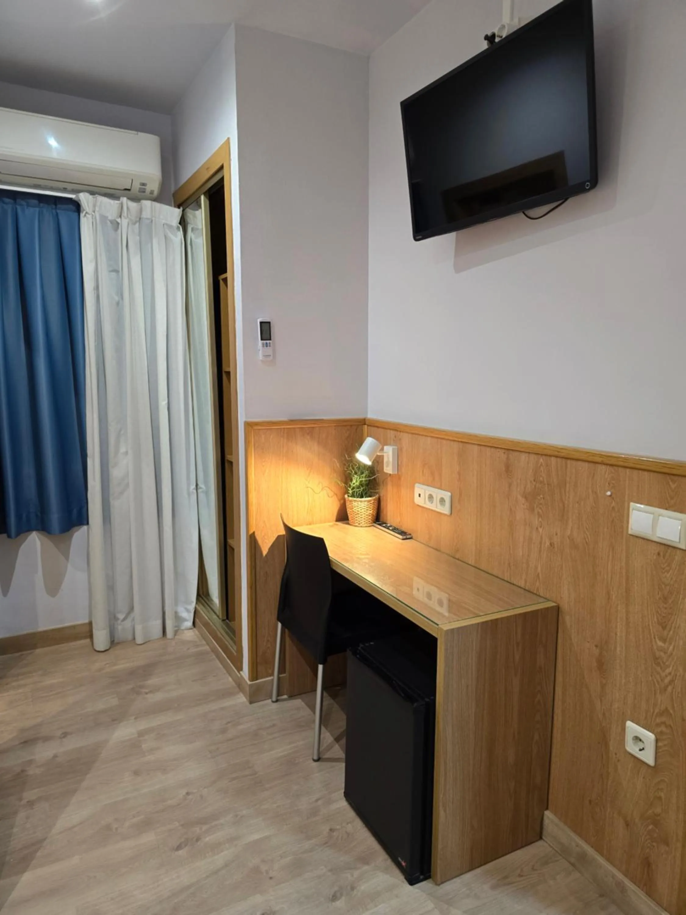 TV and multimedia in Rambla Alicante Contactless