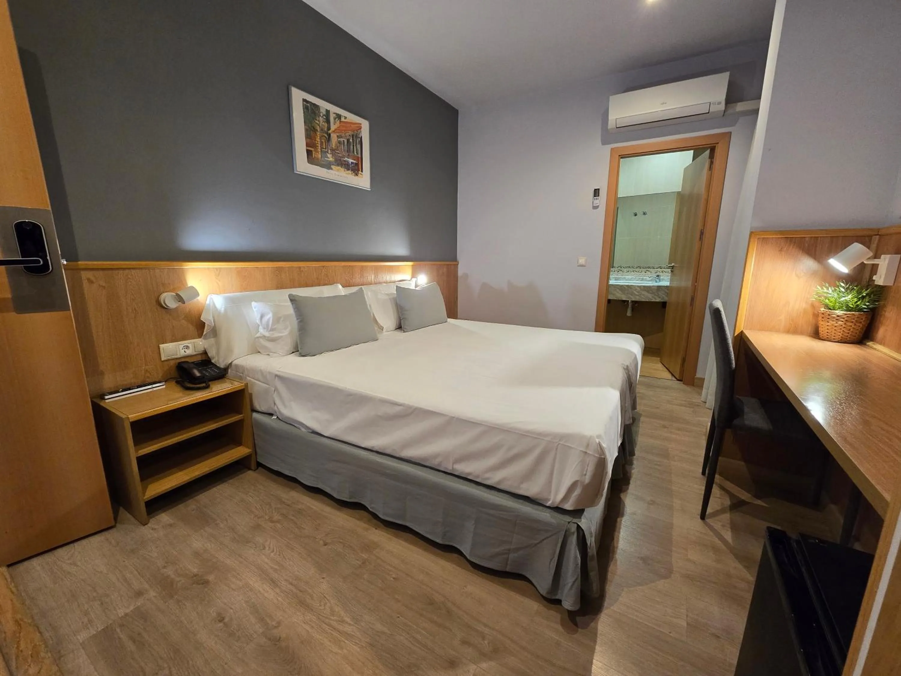 Bed in Rambla Alicante Contactless