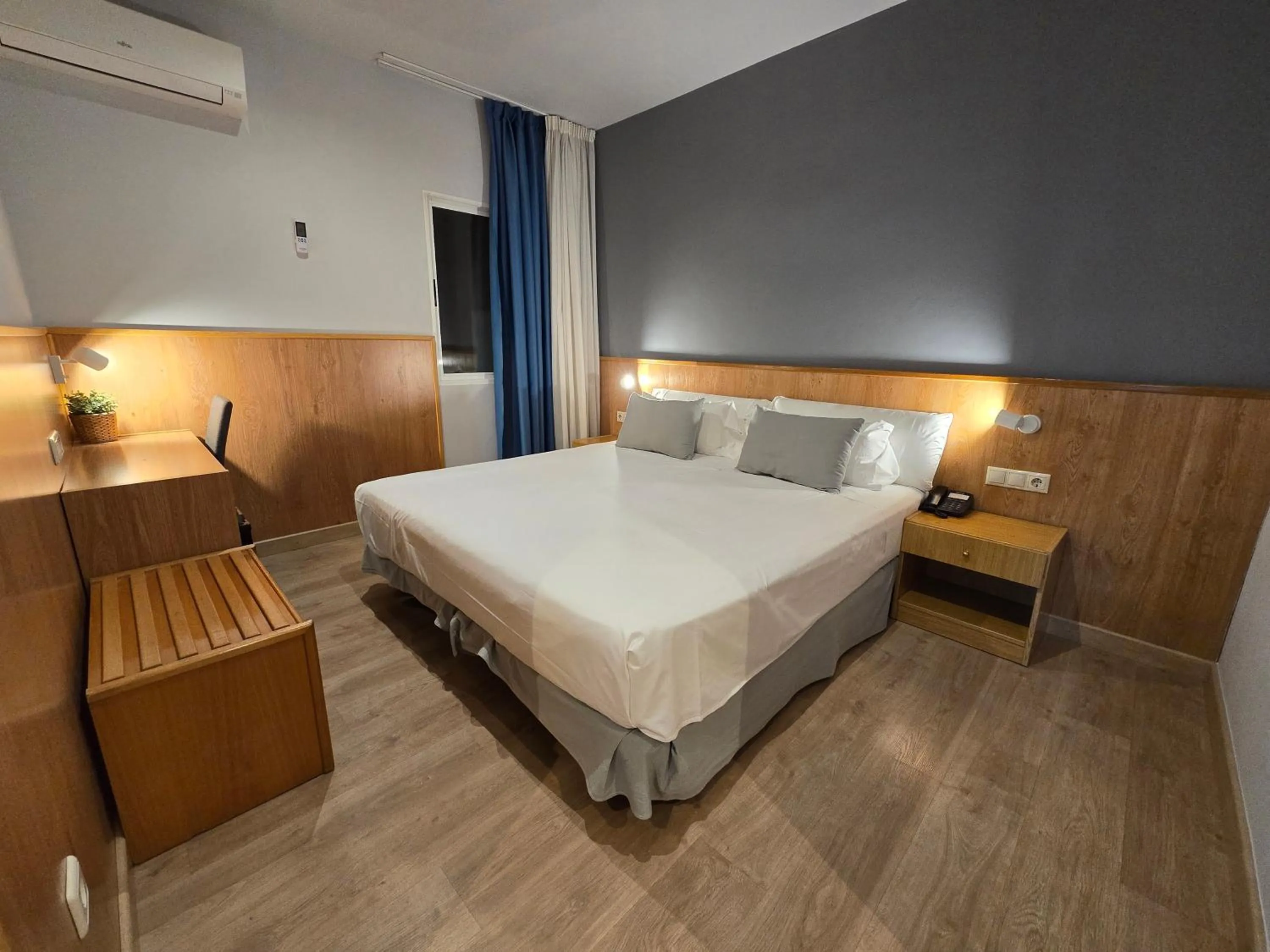 Bed in Rambla Alicante Contactless