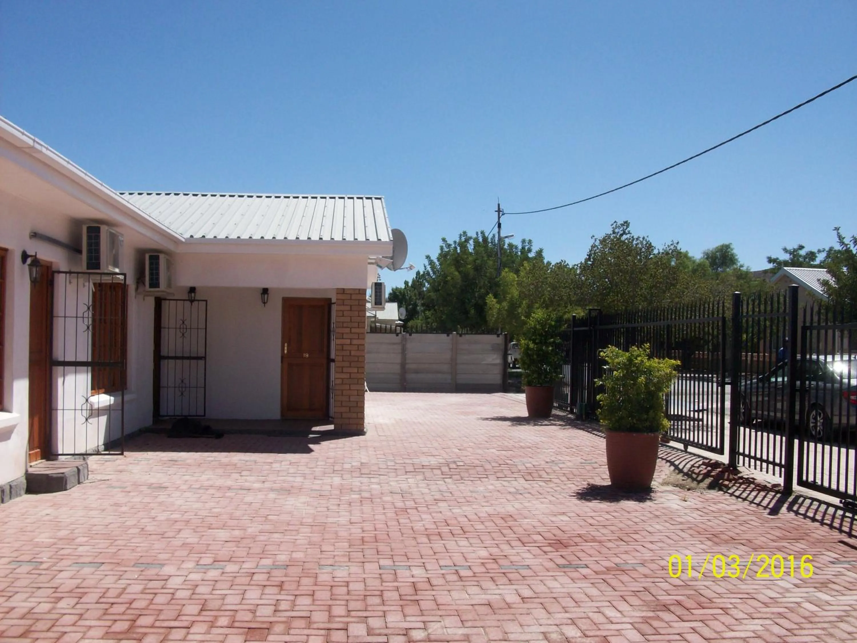 Street view in Laings Lodge