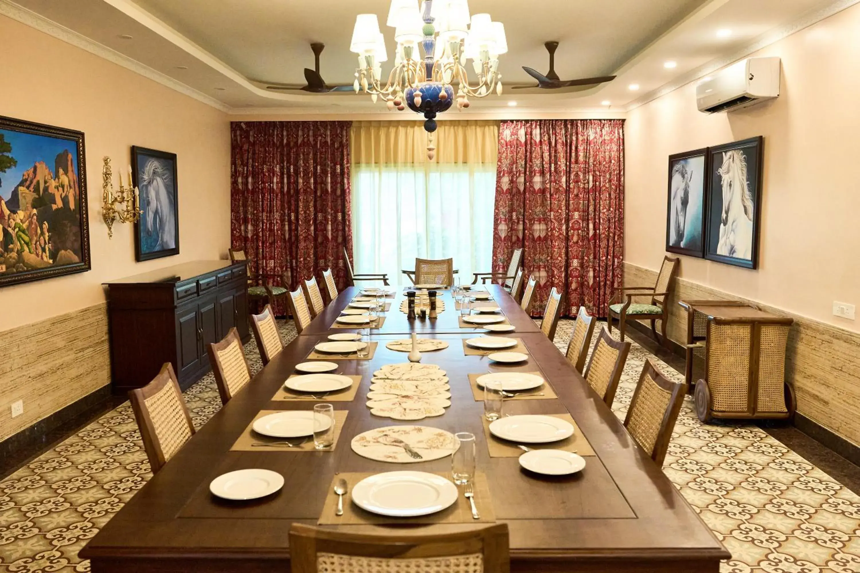 Restaurant/places to eat in Mayfair Manor Alibag Restaurant/places to eat in Mayfair Manor Alibag