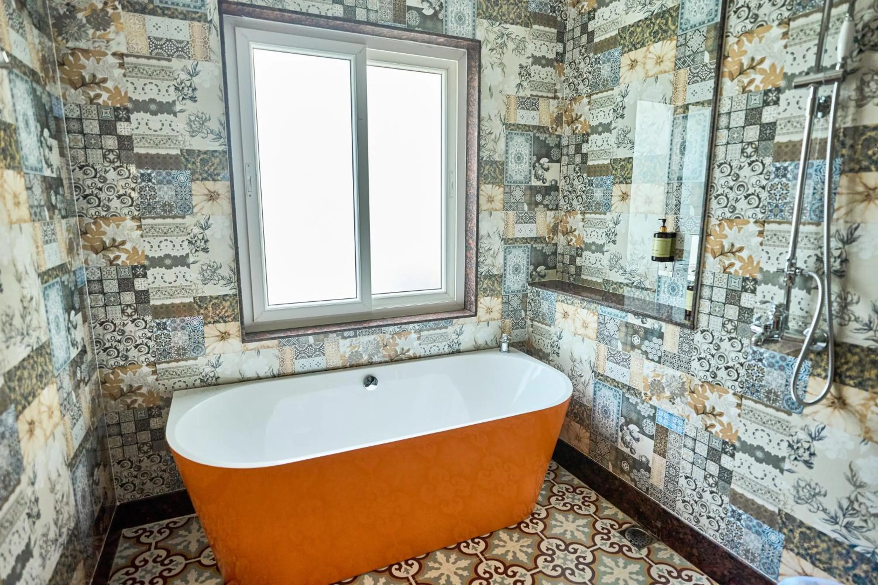 Bath in Mayfair Manor Alibag