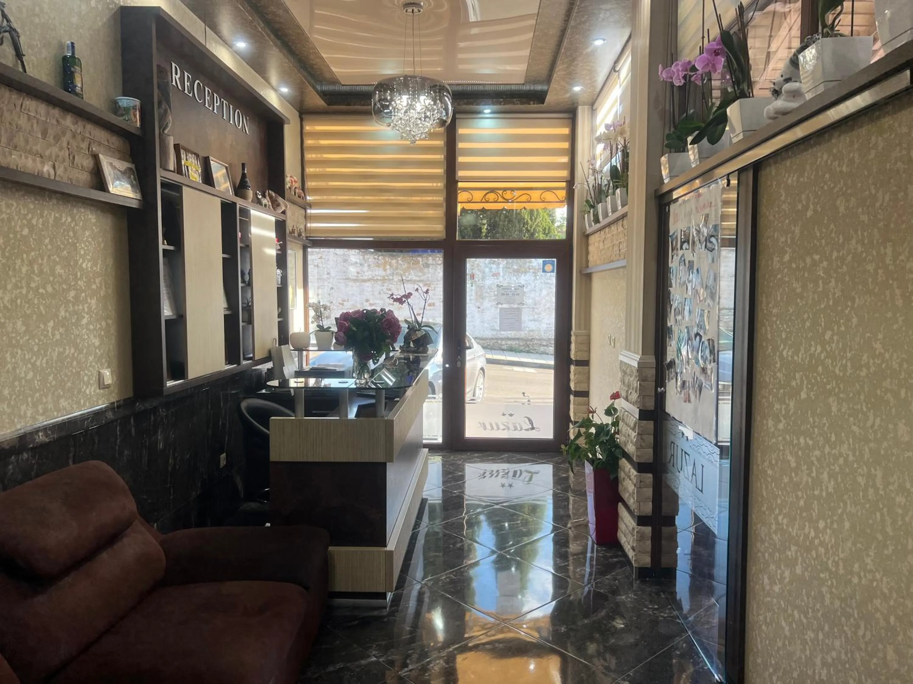 Restaurant/places to eat in Hotel Lazur