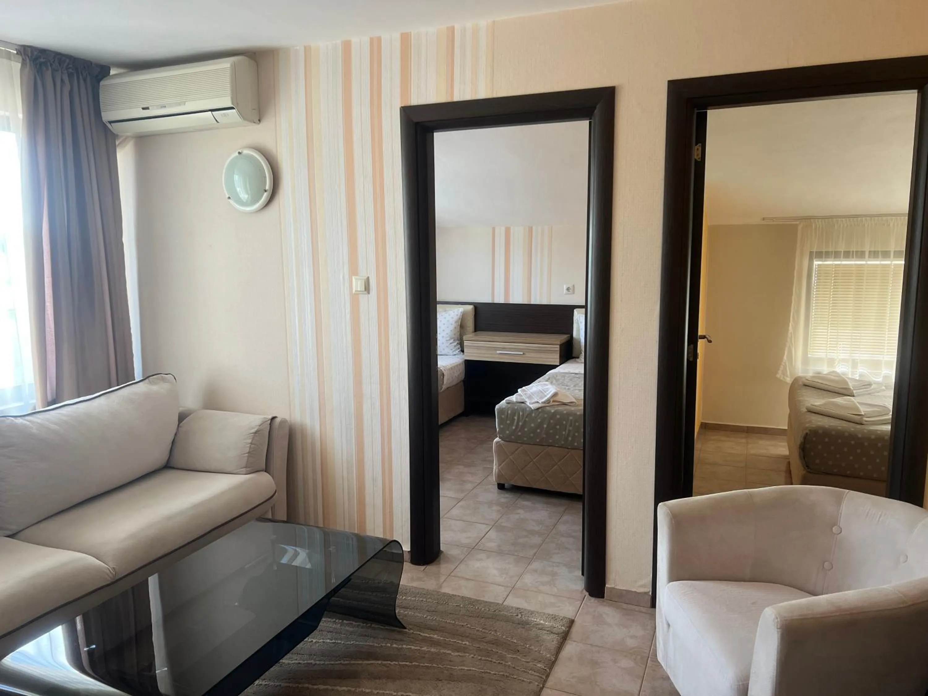 Communal lounge/ TV room in Hotel Lazur