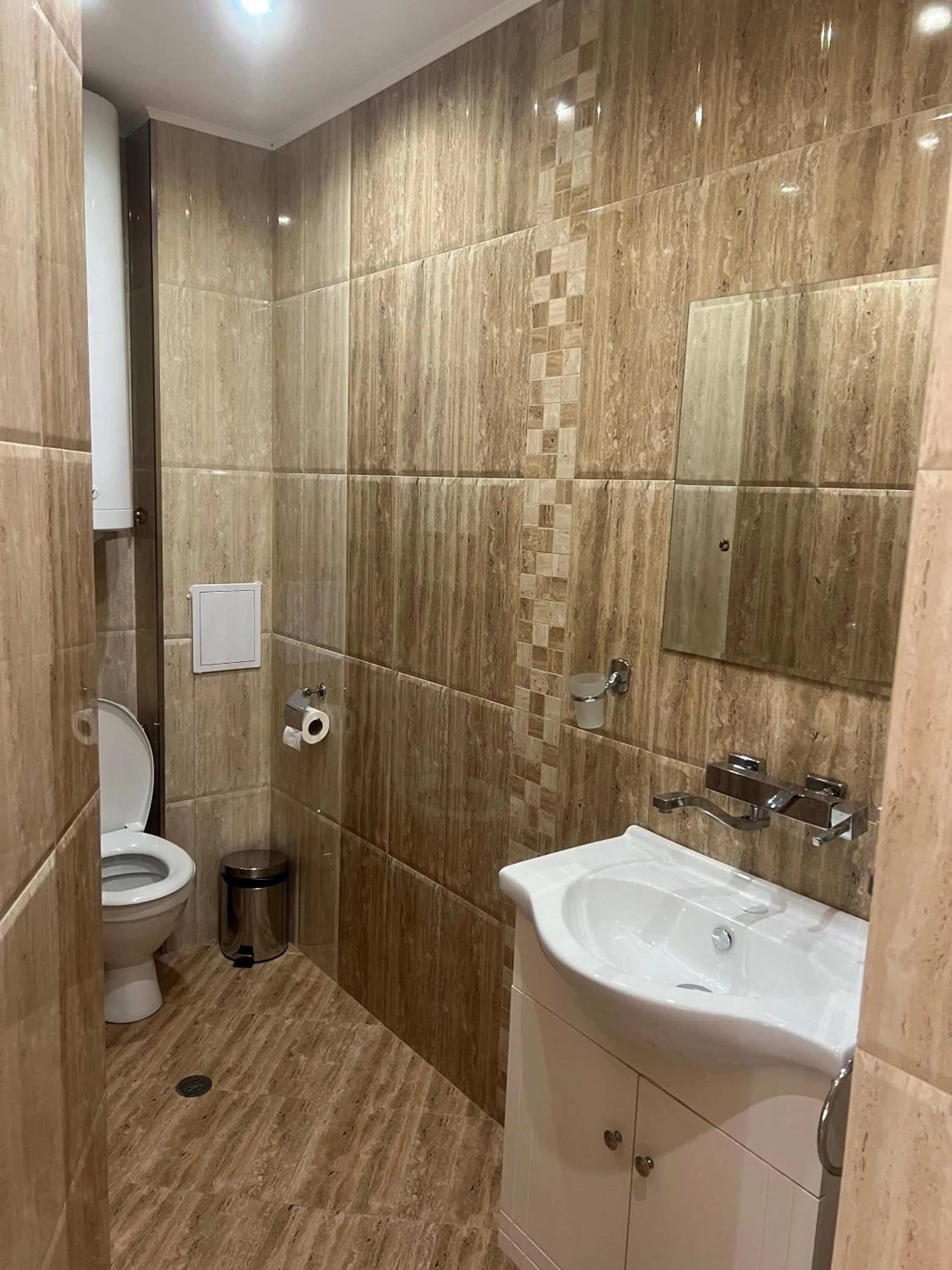 Toilet in Hotel Lazur