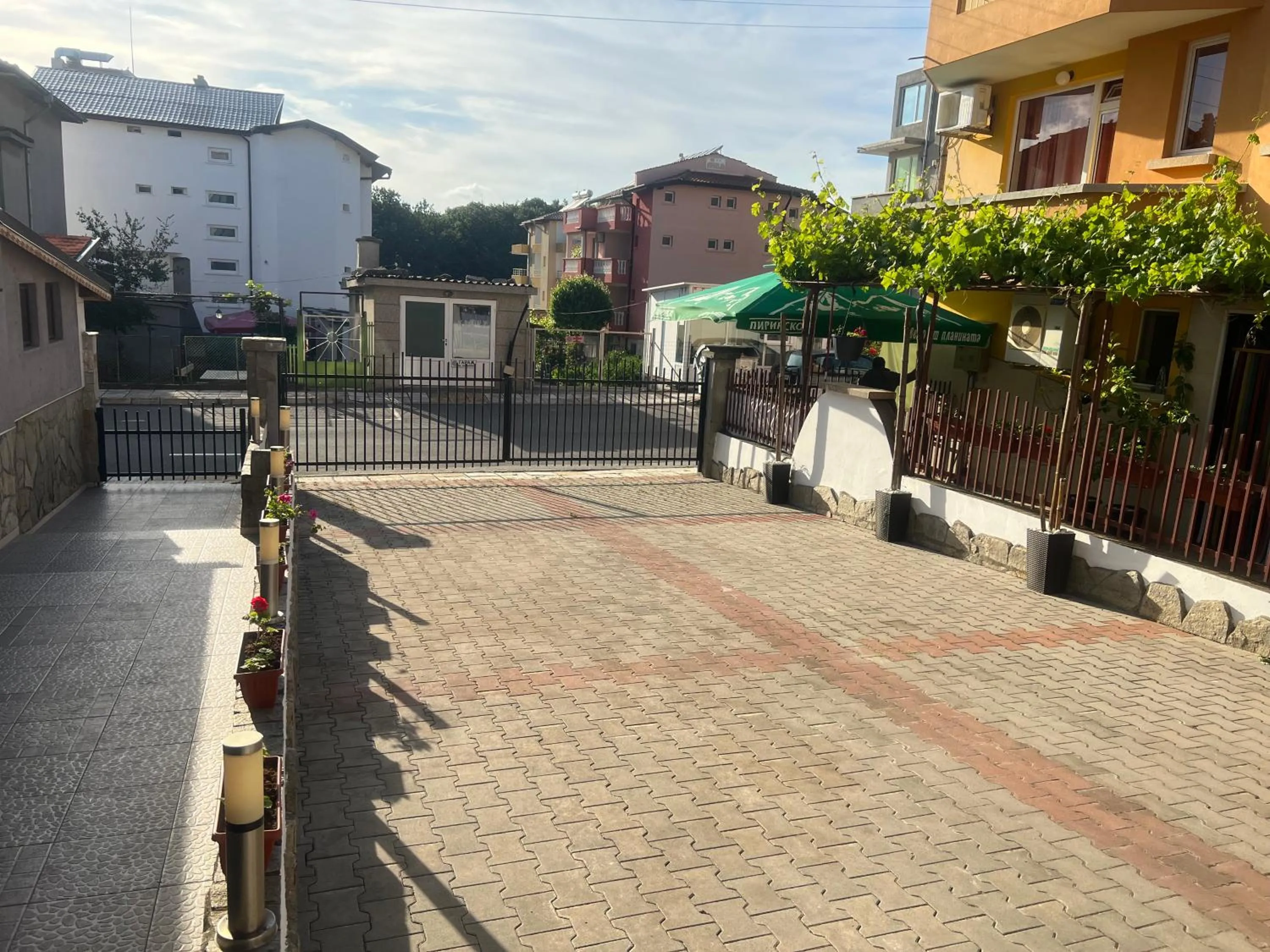 Parking in Hotel Lazur