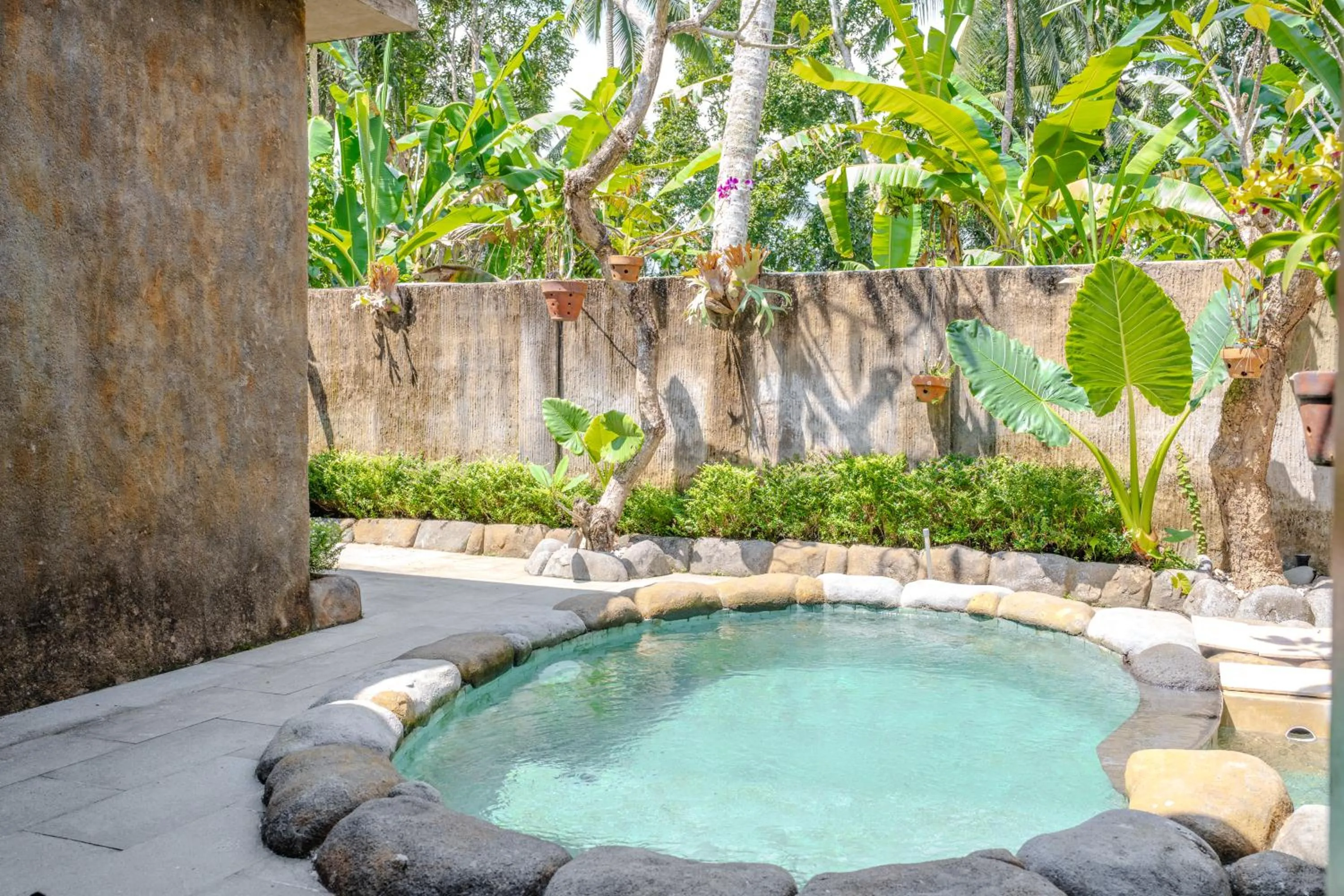 Garden in Hoshi Jungle Resort by Dhananjaya Hospitality