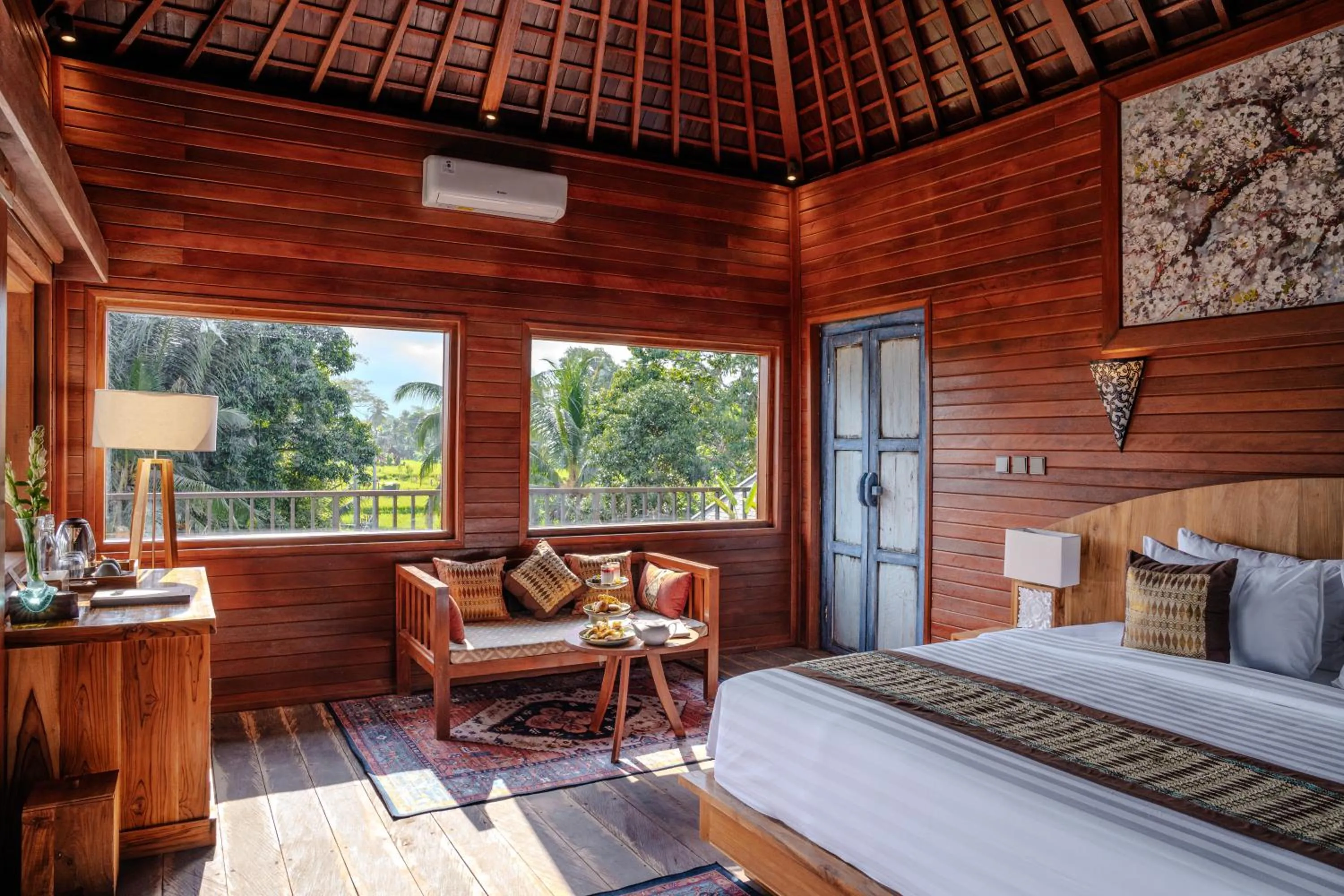 Bed in Hoshi Jungle Resort by Dhananjaya Hospitality