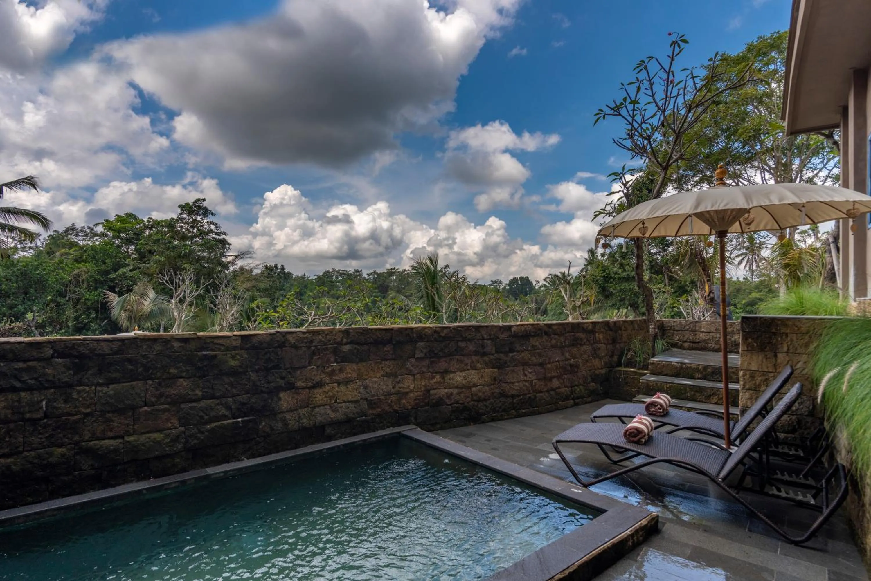 Balcony/Terrace in Hoshi Jungle Resort by Dhananjaya Hospitality