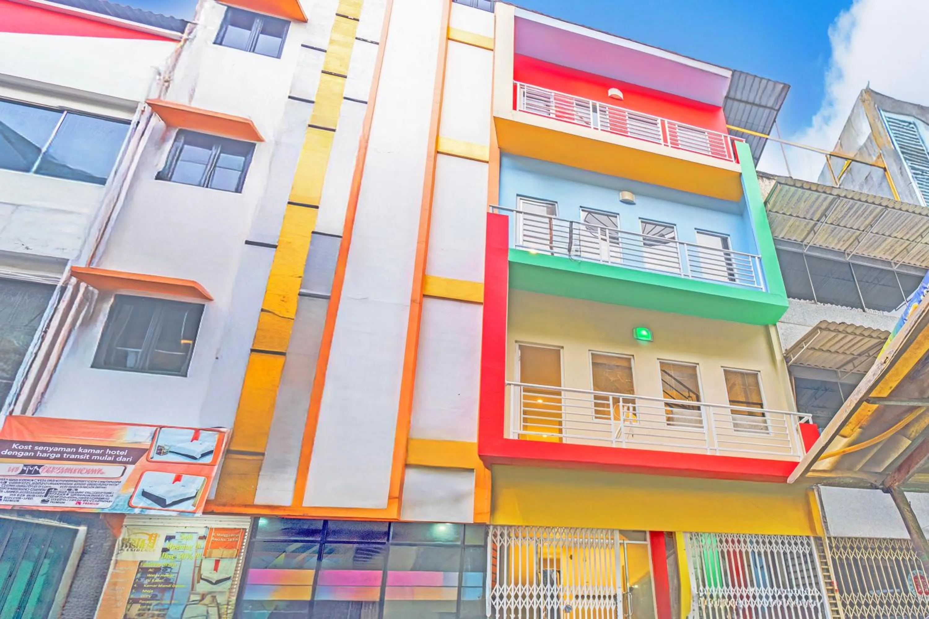 Facade/entrance in Hotel O Mangga Besar Near Mangga Besar Station Formerly Warna Warni Residence