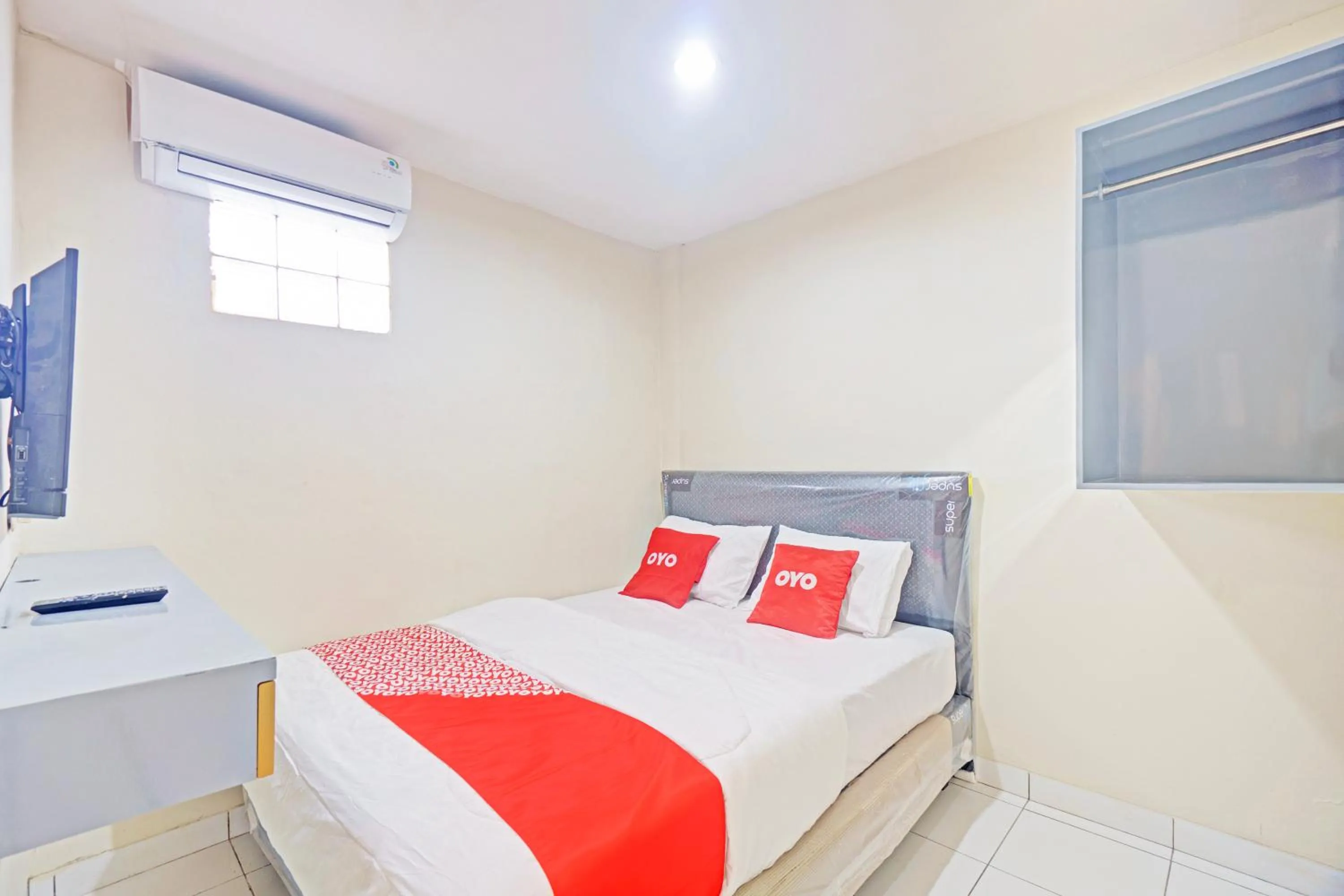 Bedroom, Bed in Hotel O Mangga Besar Near Mangga Besar Station Formerly Warna Warni Residence