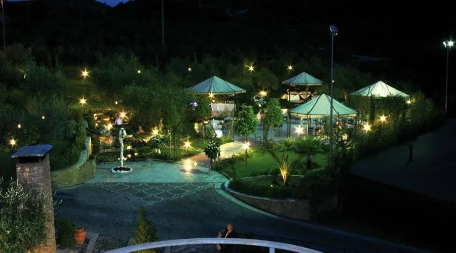 Night in Albergo Ristorante Uliveto