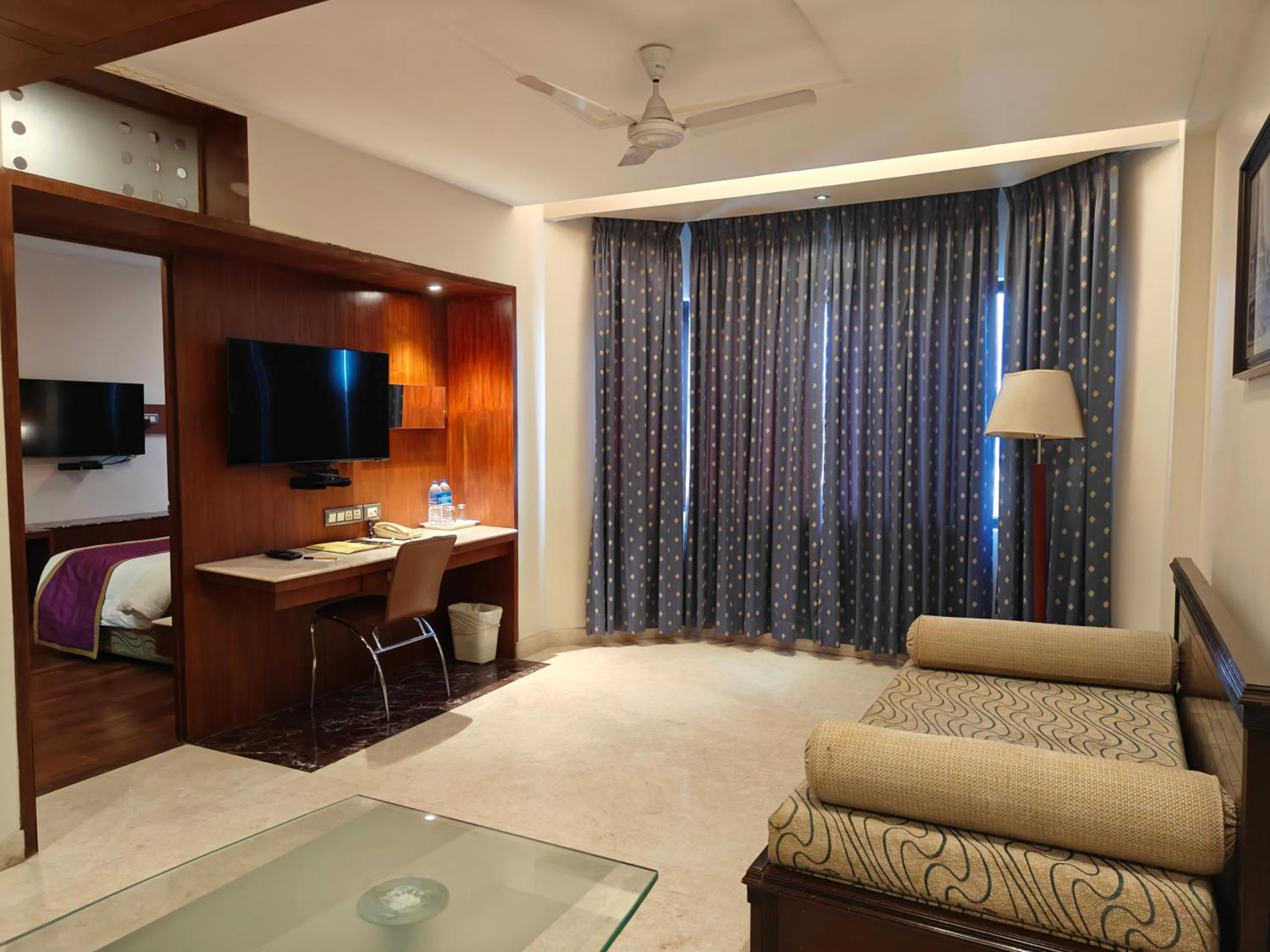TV and multimedia, Bed in Hotel Ger manus Madurai