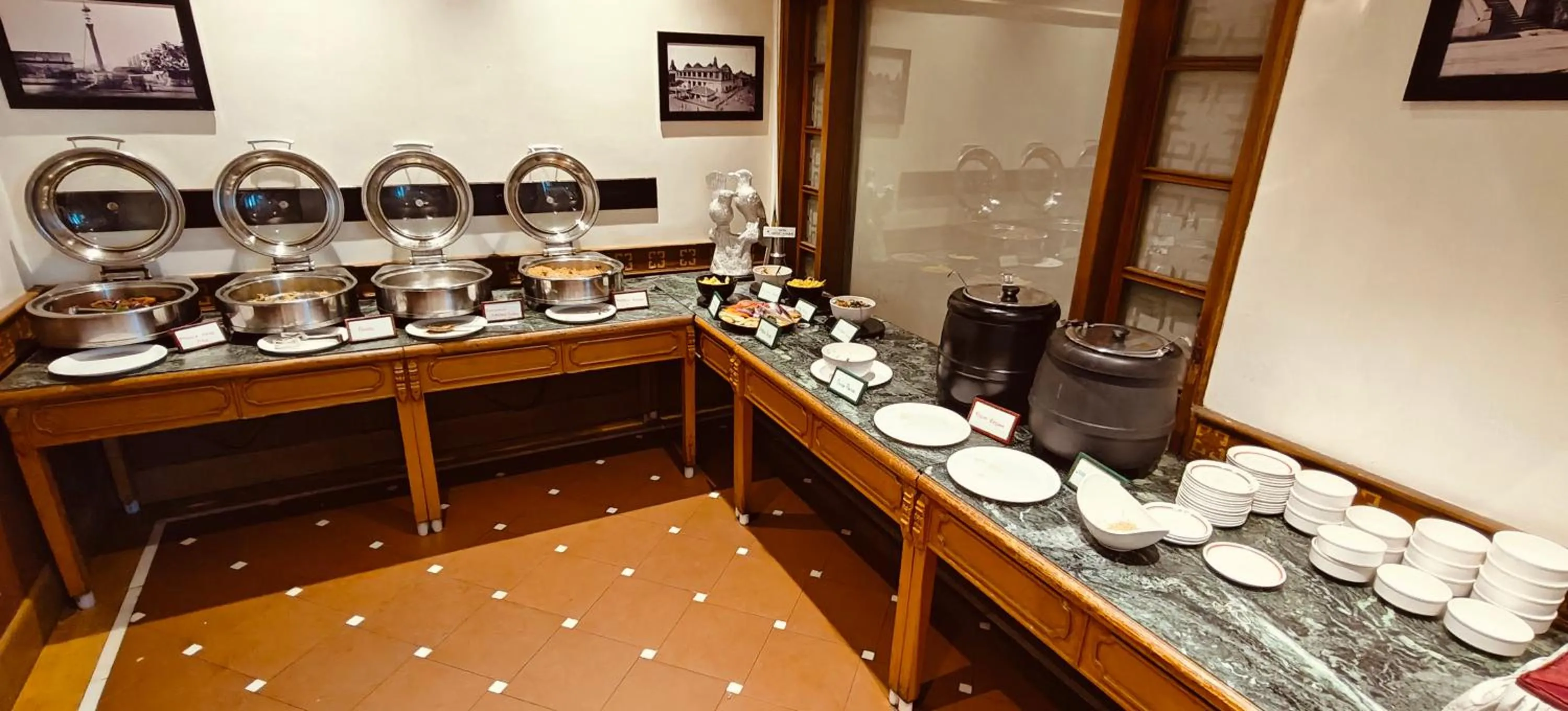 Restaurant/places to eat in Hotel Ger manus Madurai