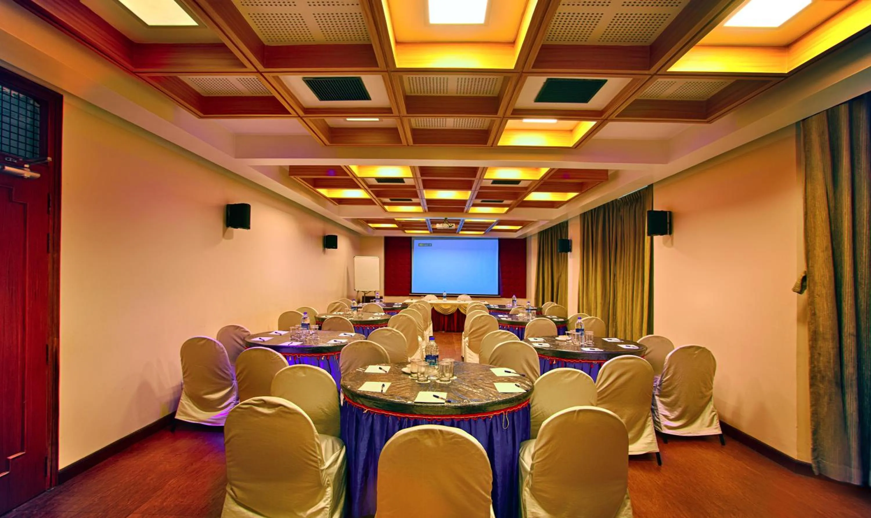 TV and multimedia in Hotel Ger manus Madurai