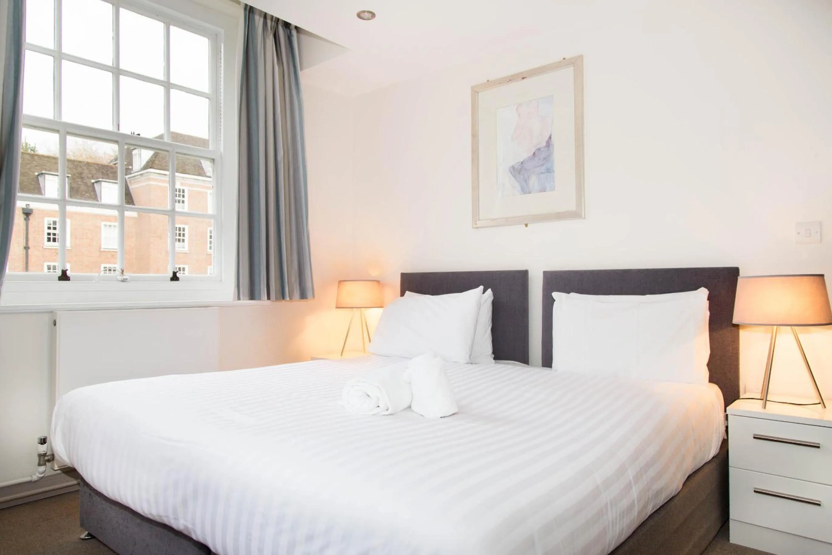 Bed in Goodenough College – University Residence